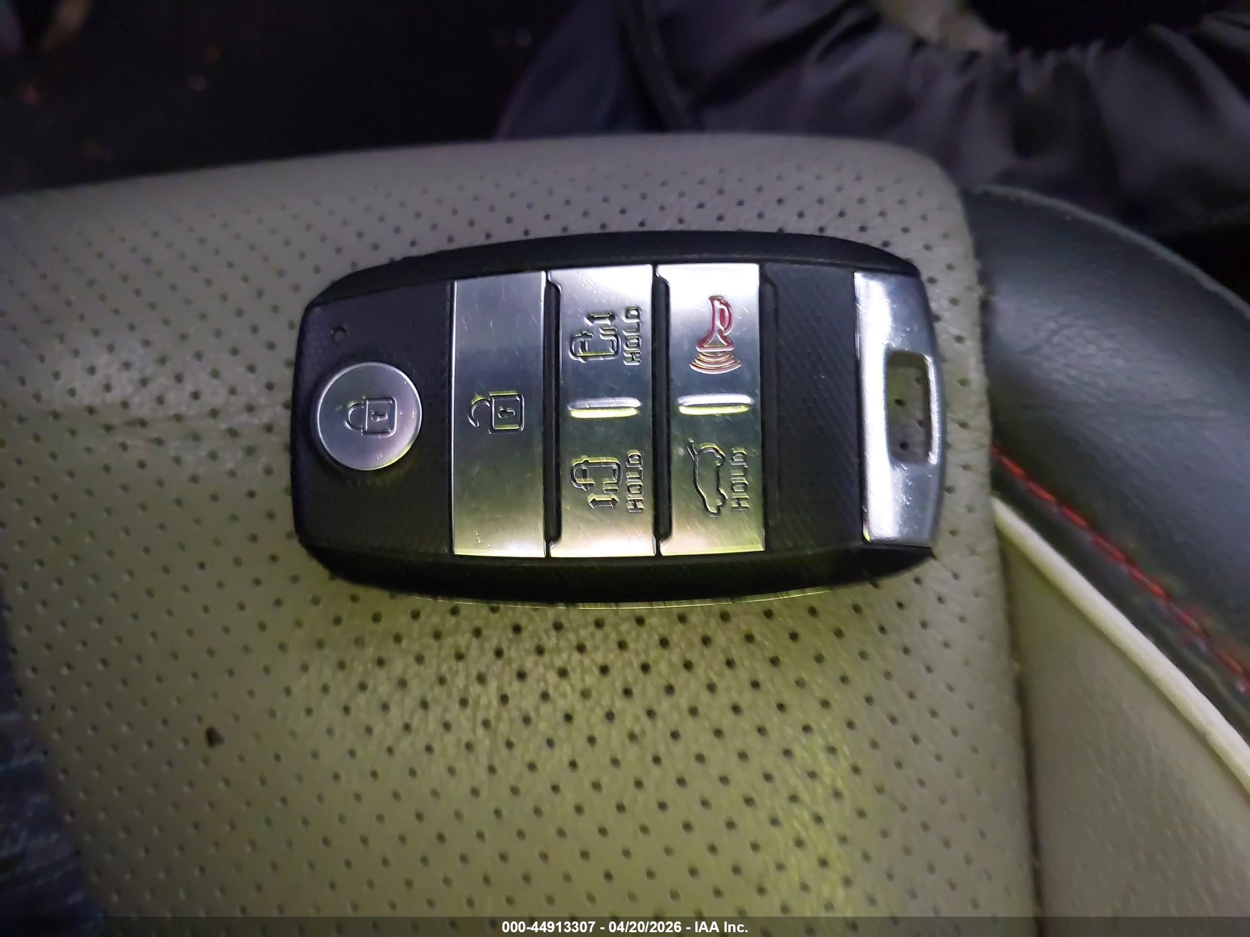KIA SEDONA image 11