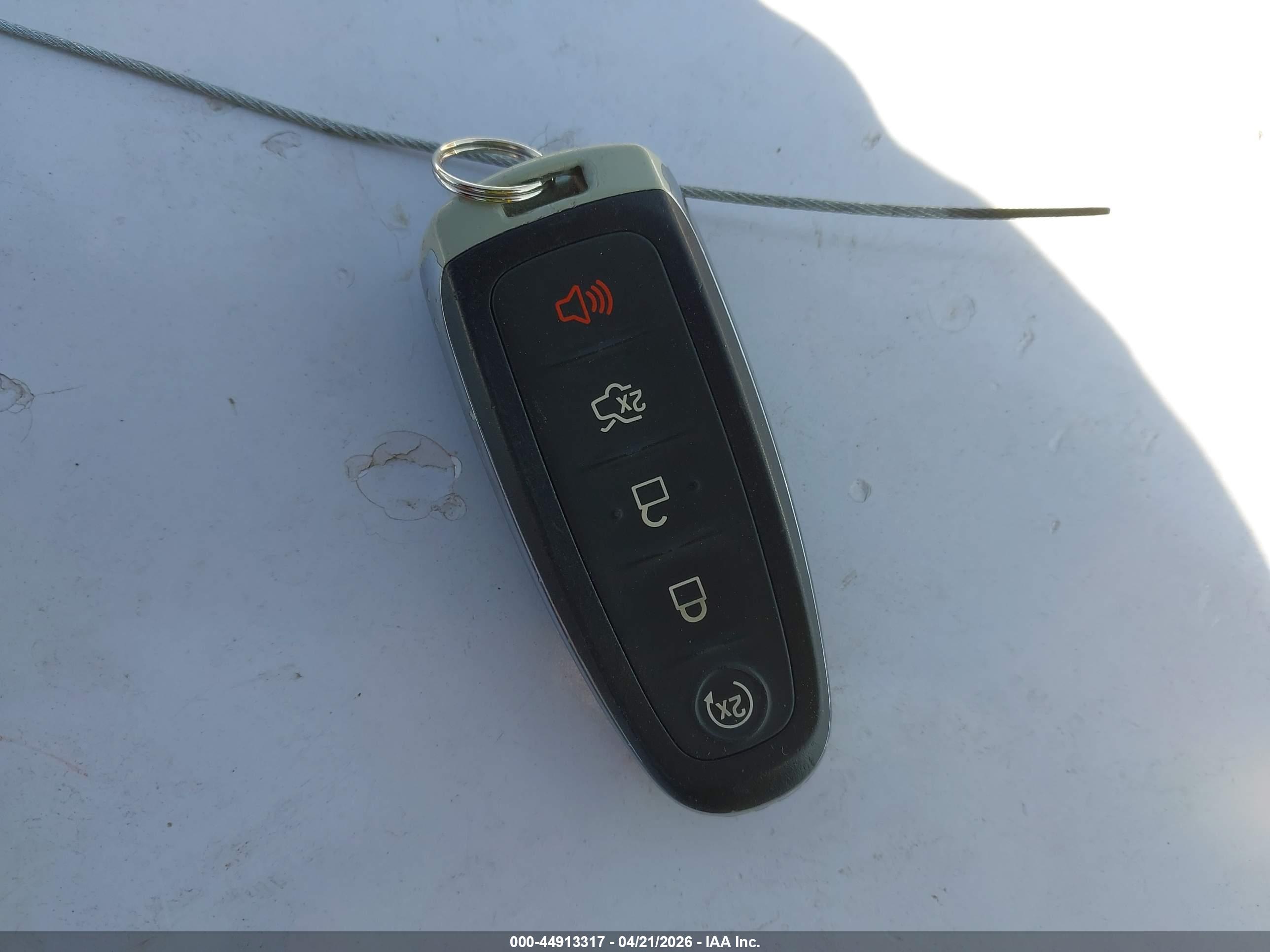 LINCOLN MKT image 11