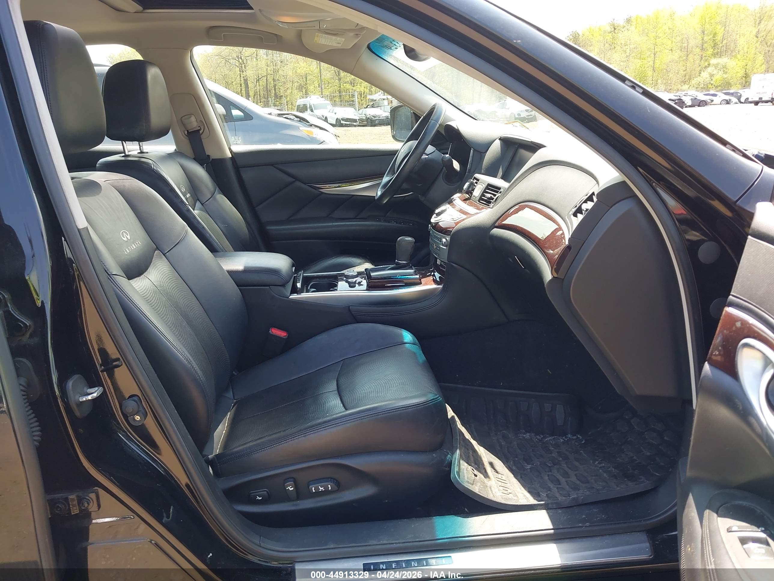 INFINITI M37X image 5
