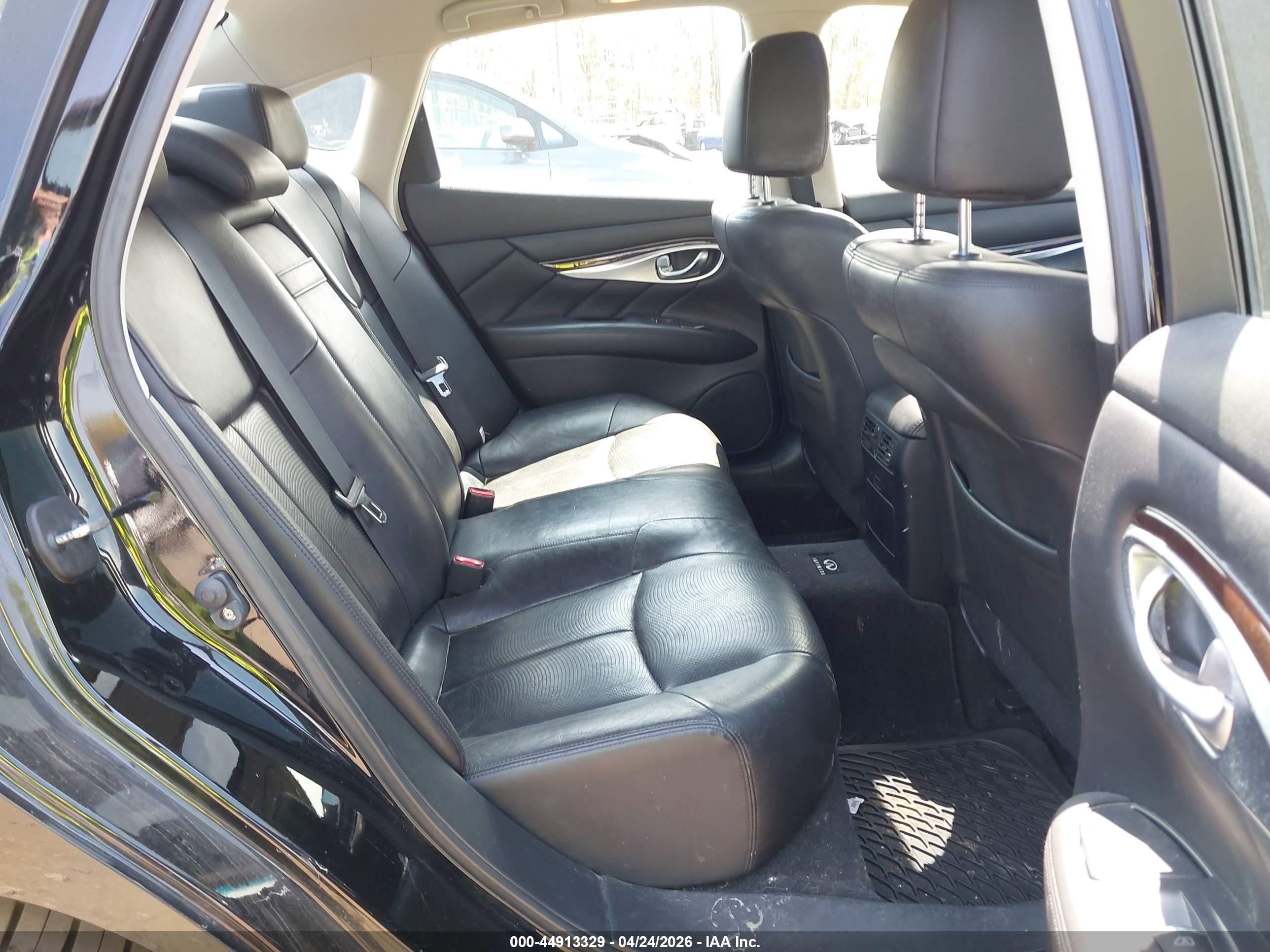 INFINITI M37X image 8