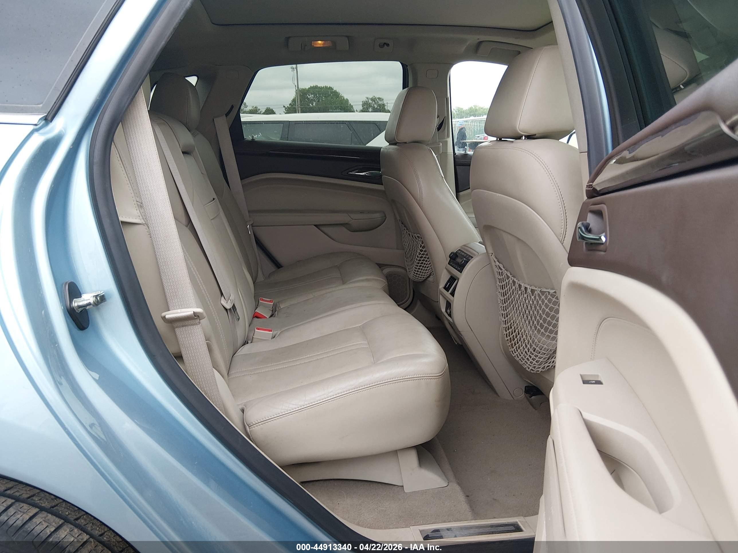 CADILLAC SRX image 8