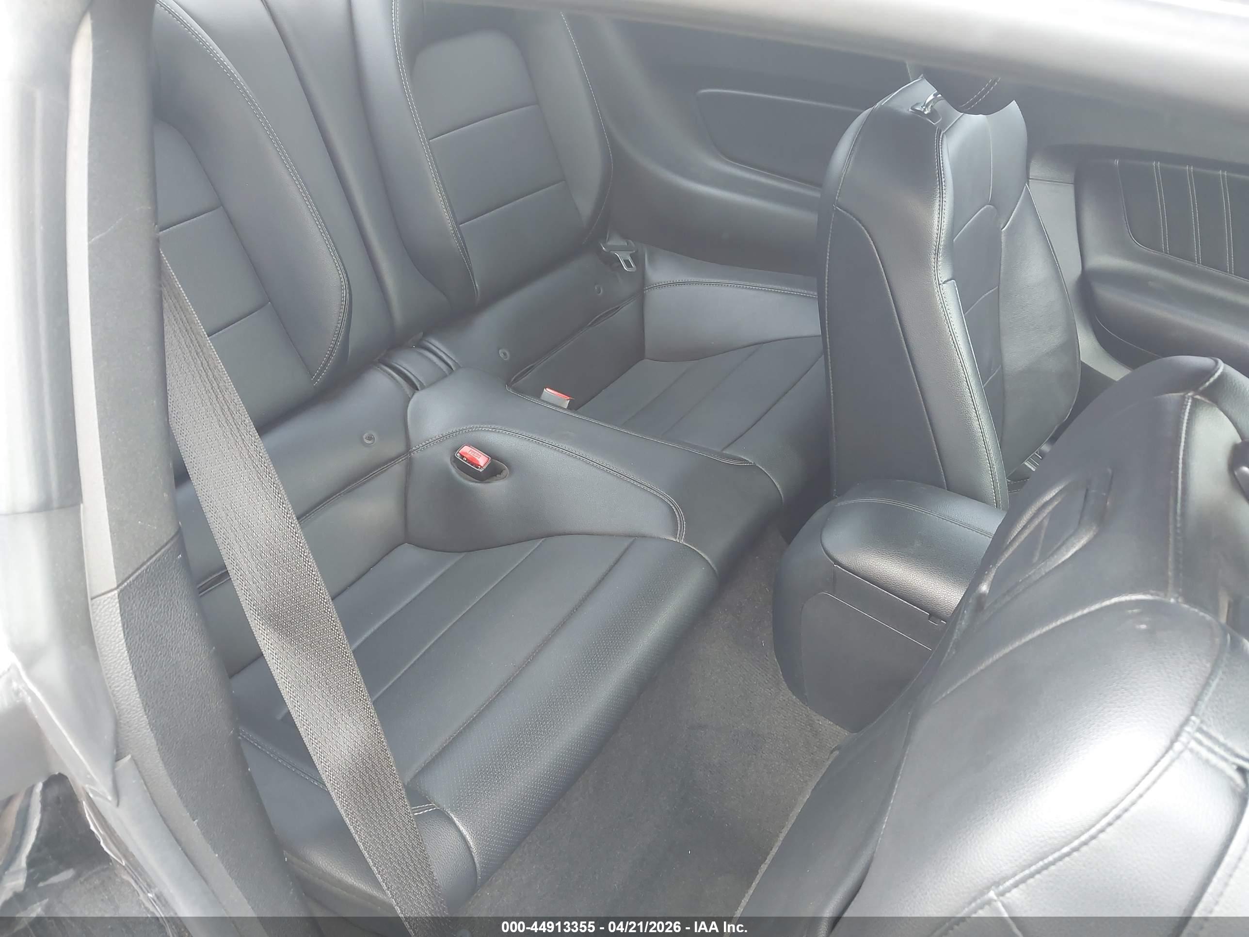 FORD MUSTANG image 8