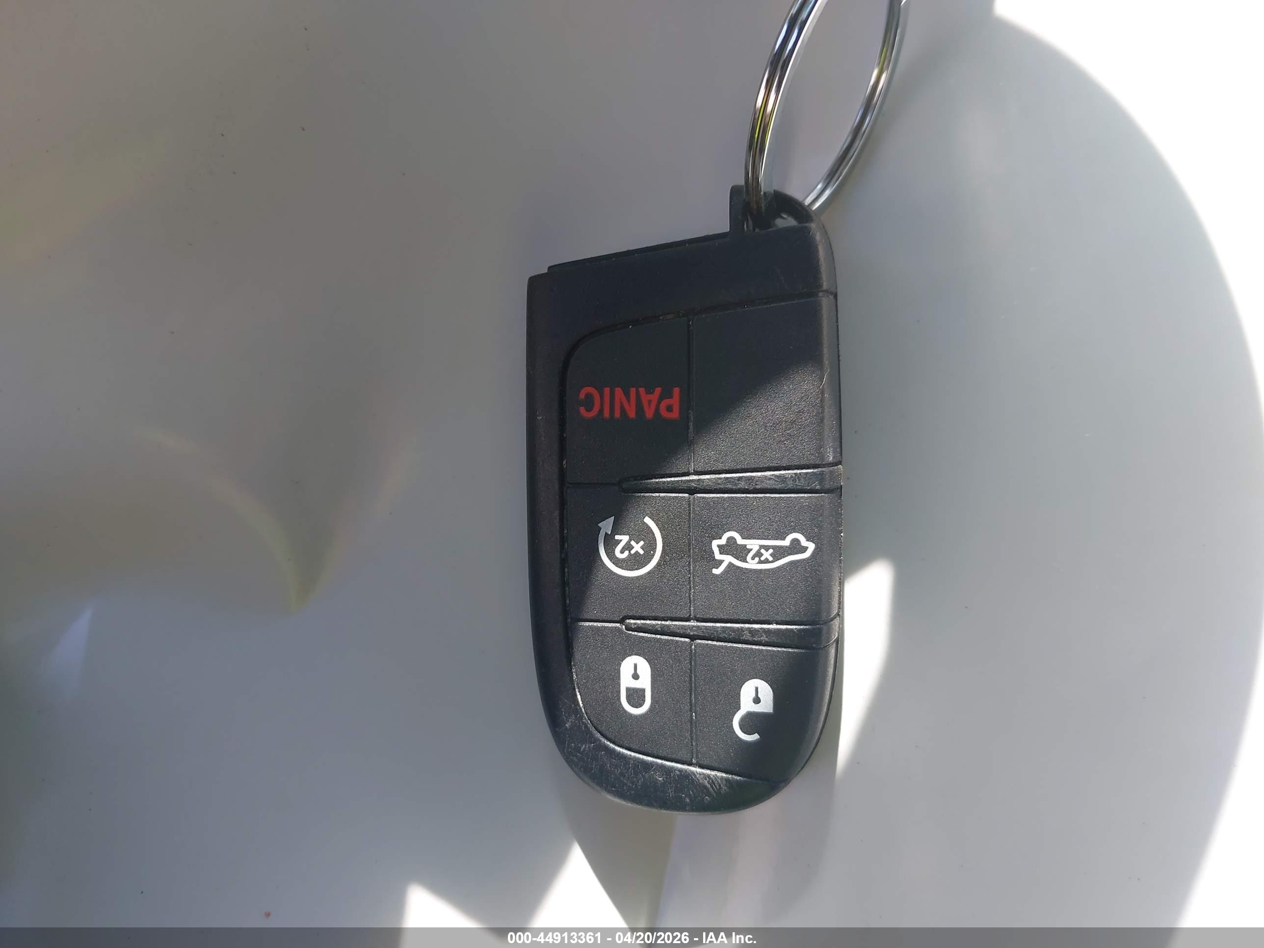 CHRYSLER 200 image 11