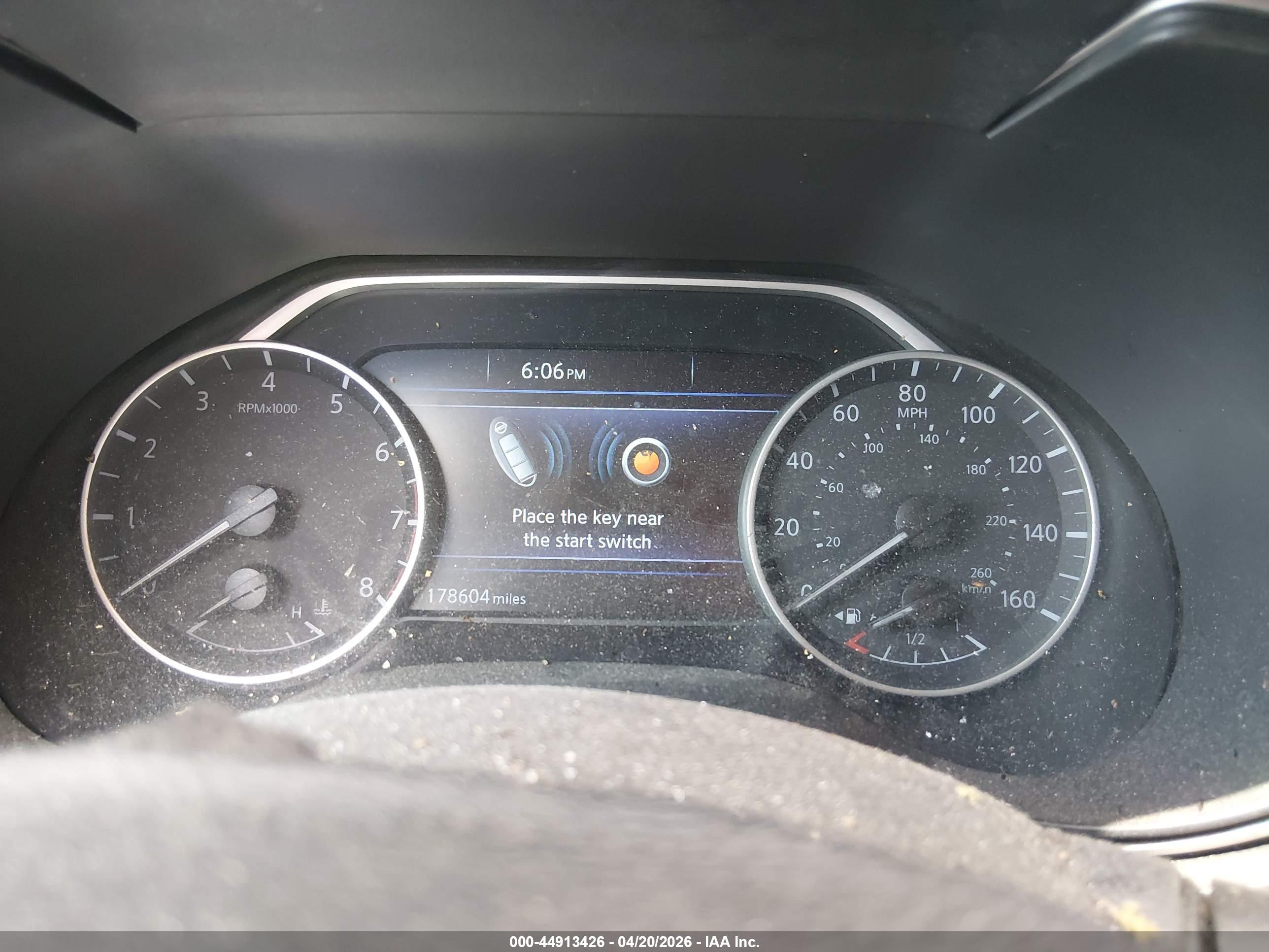 NISSAN MAXIMA image 7
