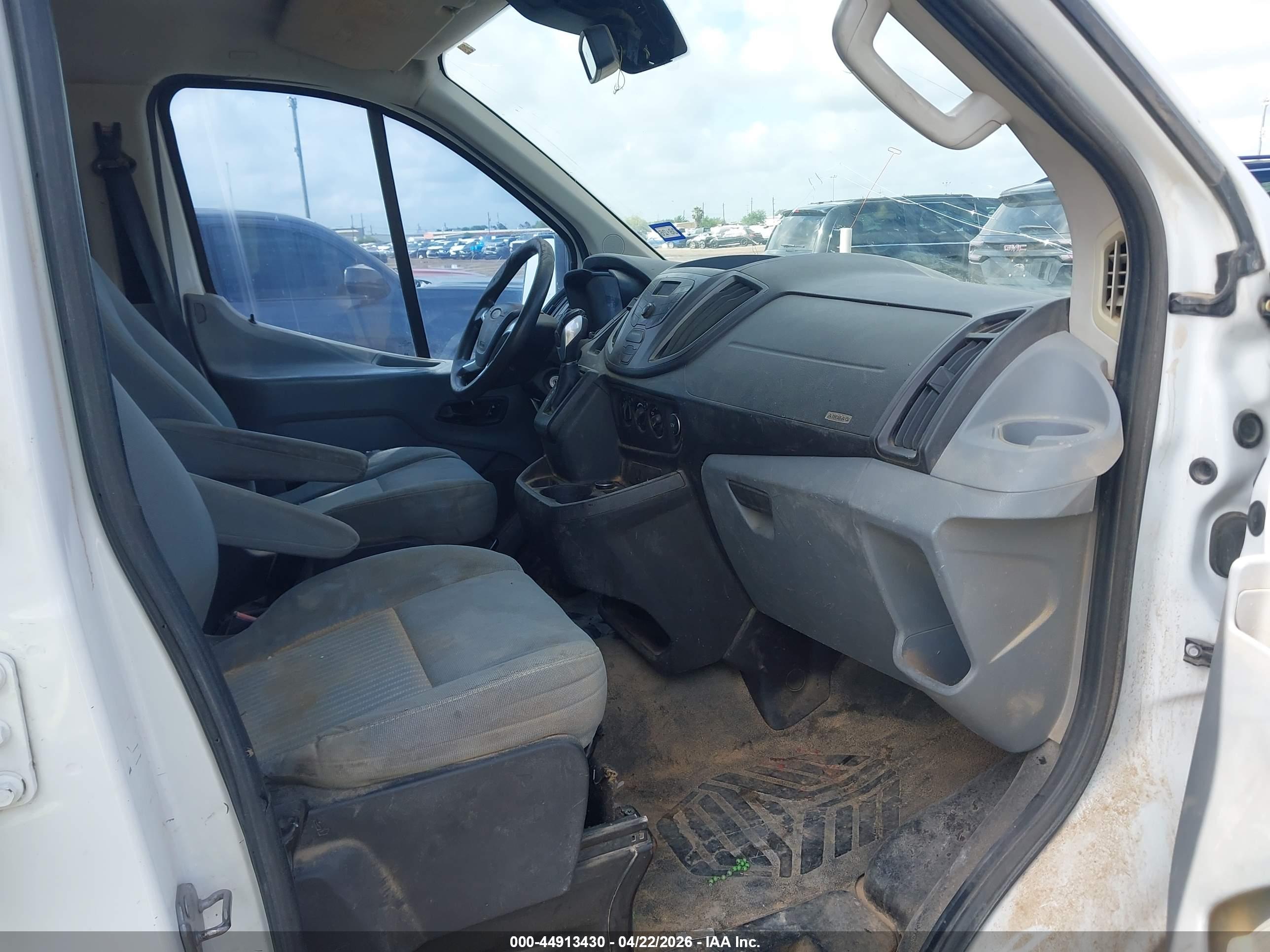 FORD TRANSIT-250 image 5