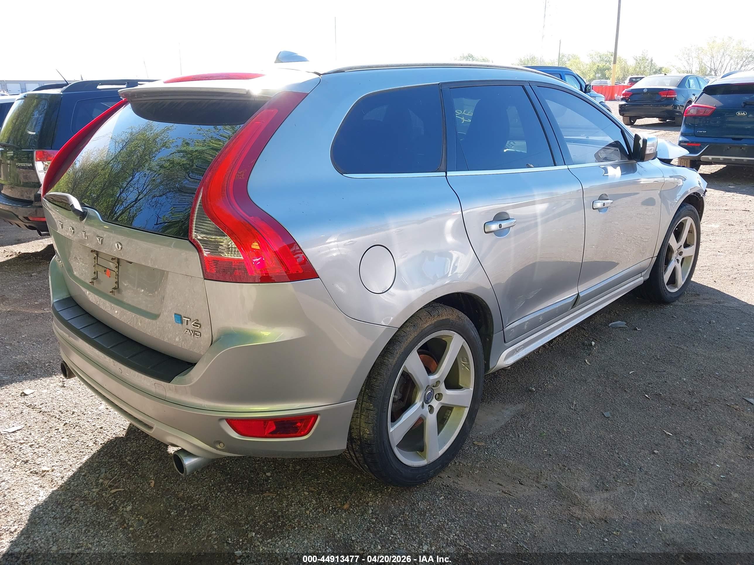 VOLVO XC60 image 4