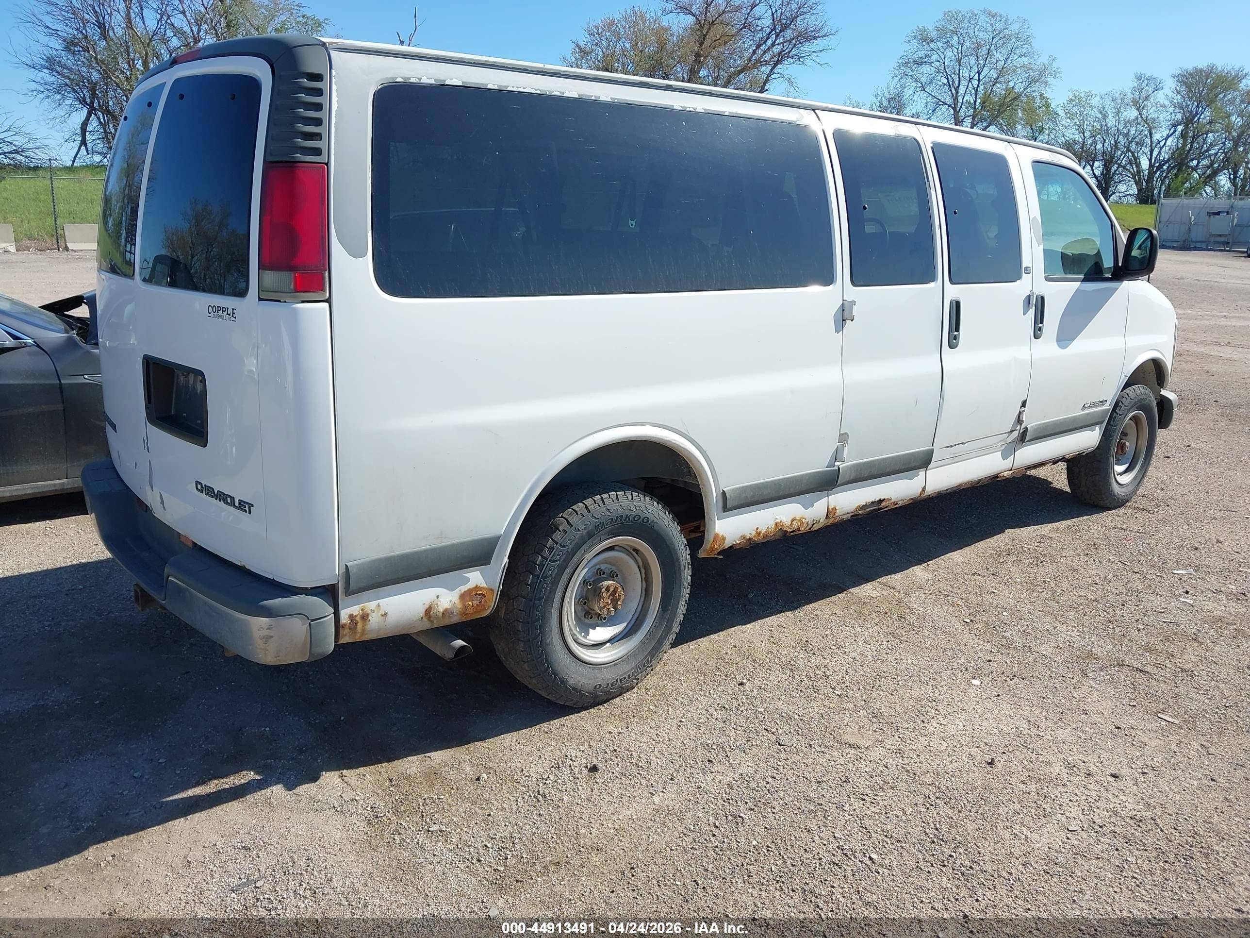 CHEVROLET EXPRESS image 4