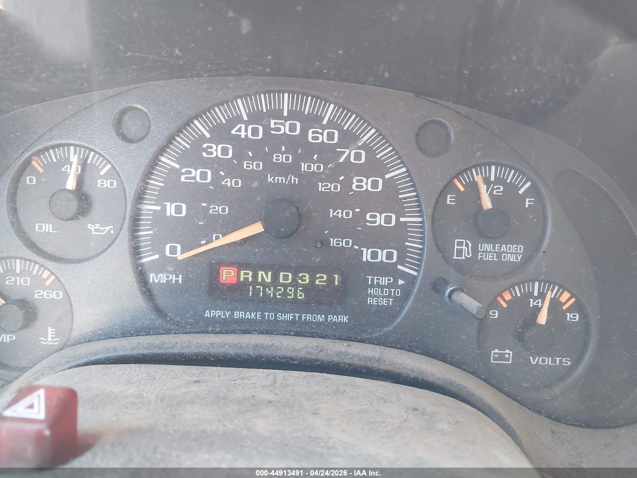 CHEVROLET EXPRESS image 7