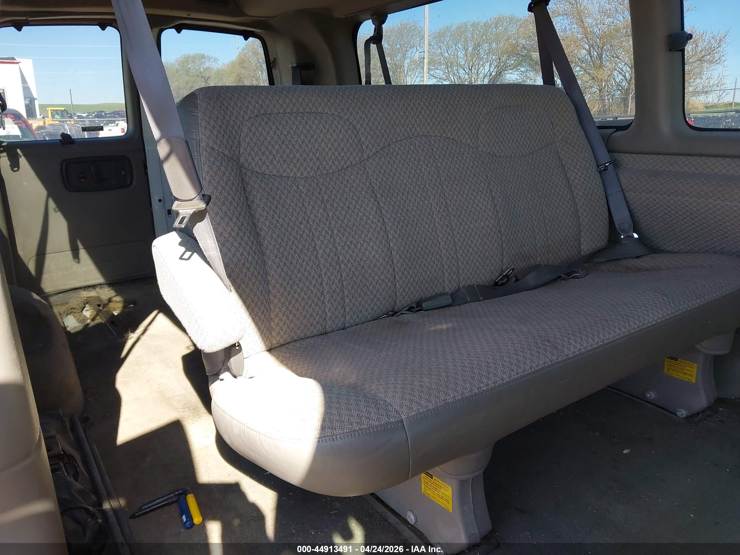 CHEVROLET EXPRESS image 8