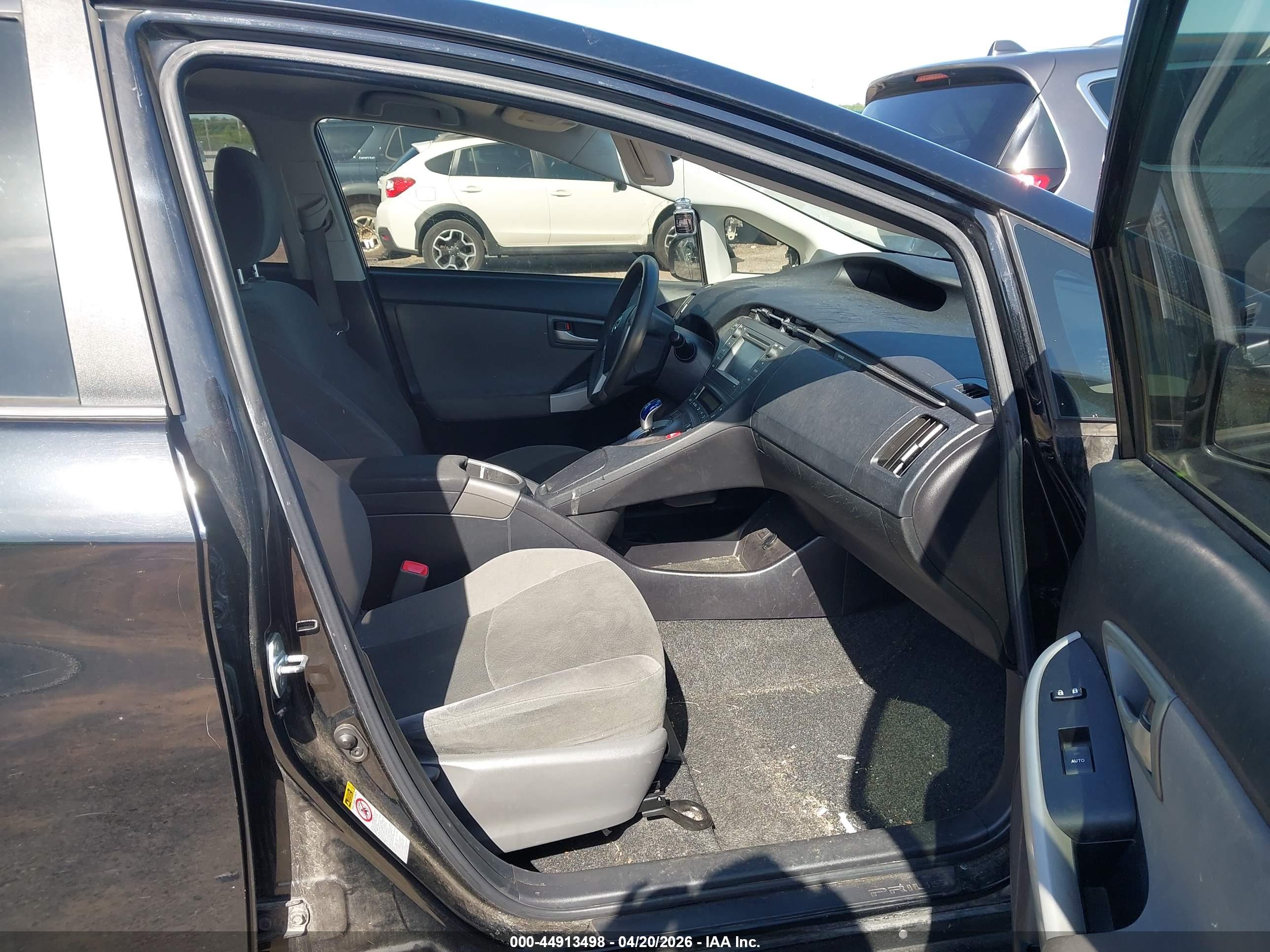 TOYOTA PRIUS image 5