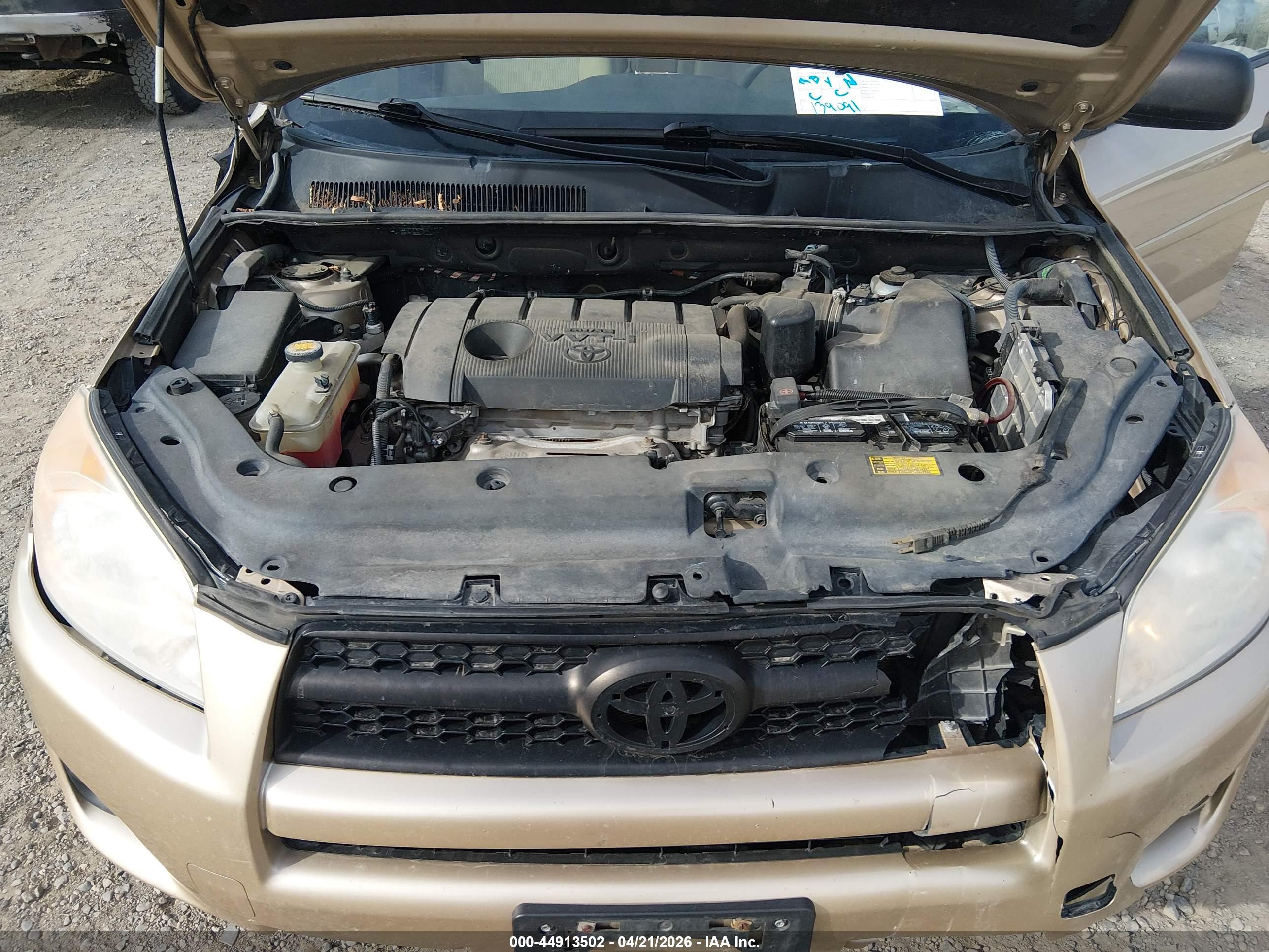TOYOTA RAV4 image 10