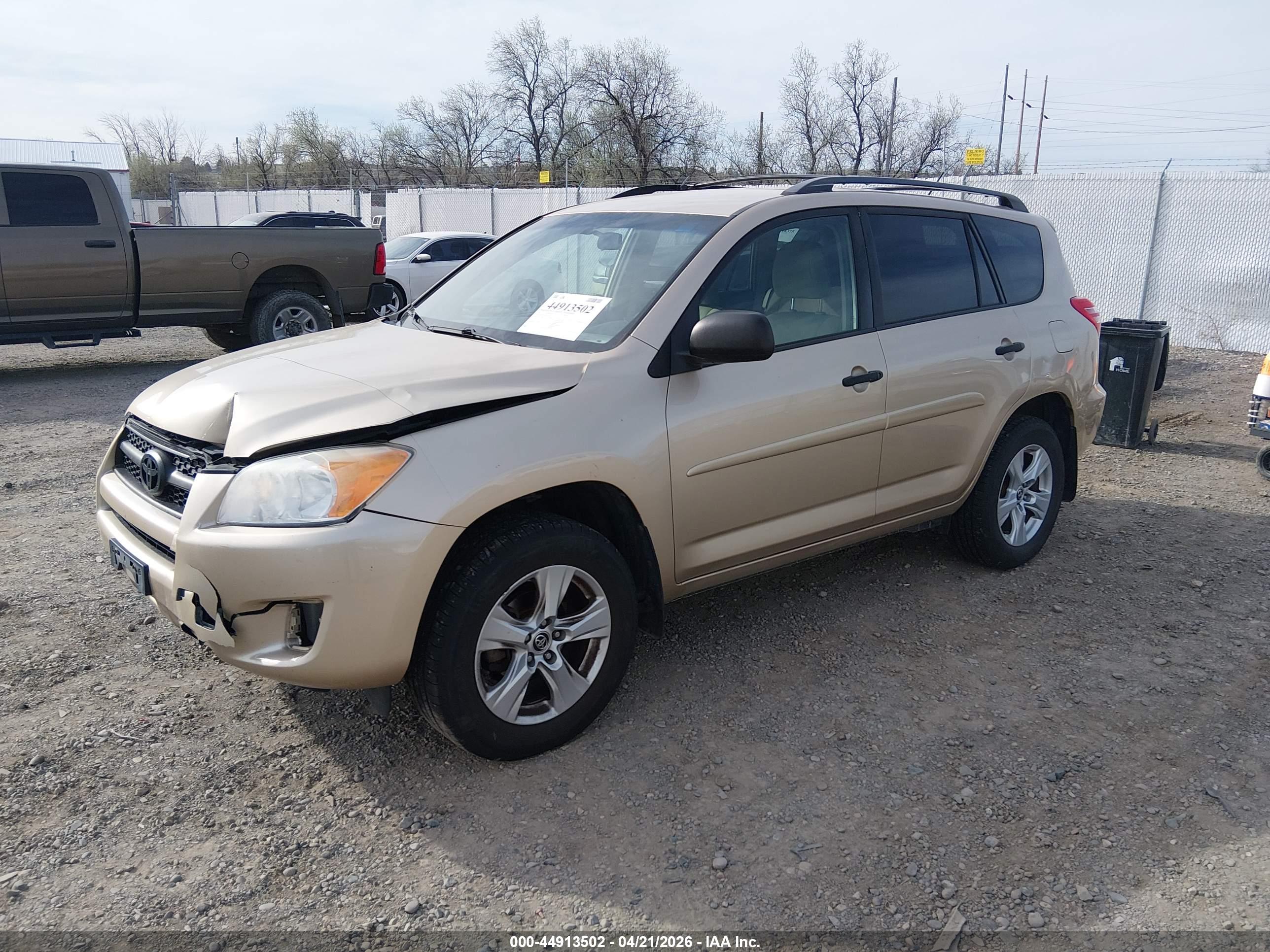 TOYOTA RAV4 image 2