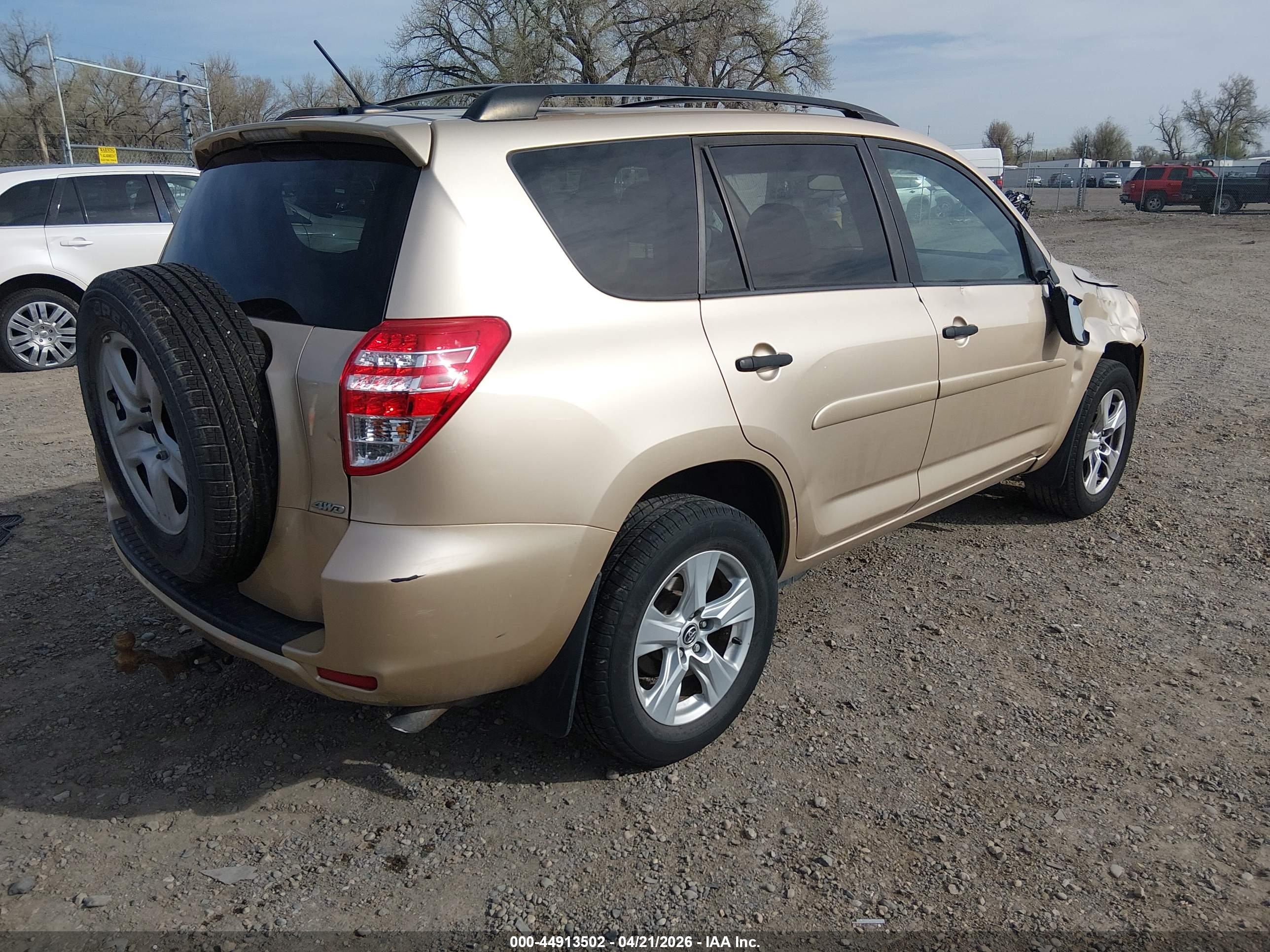 TOYOTA RAV4 image 4