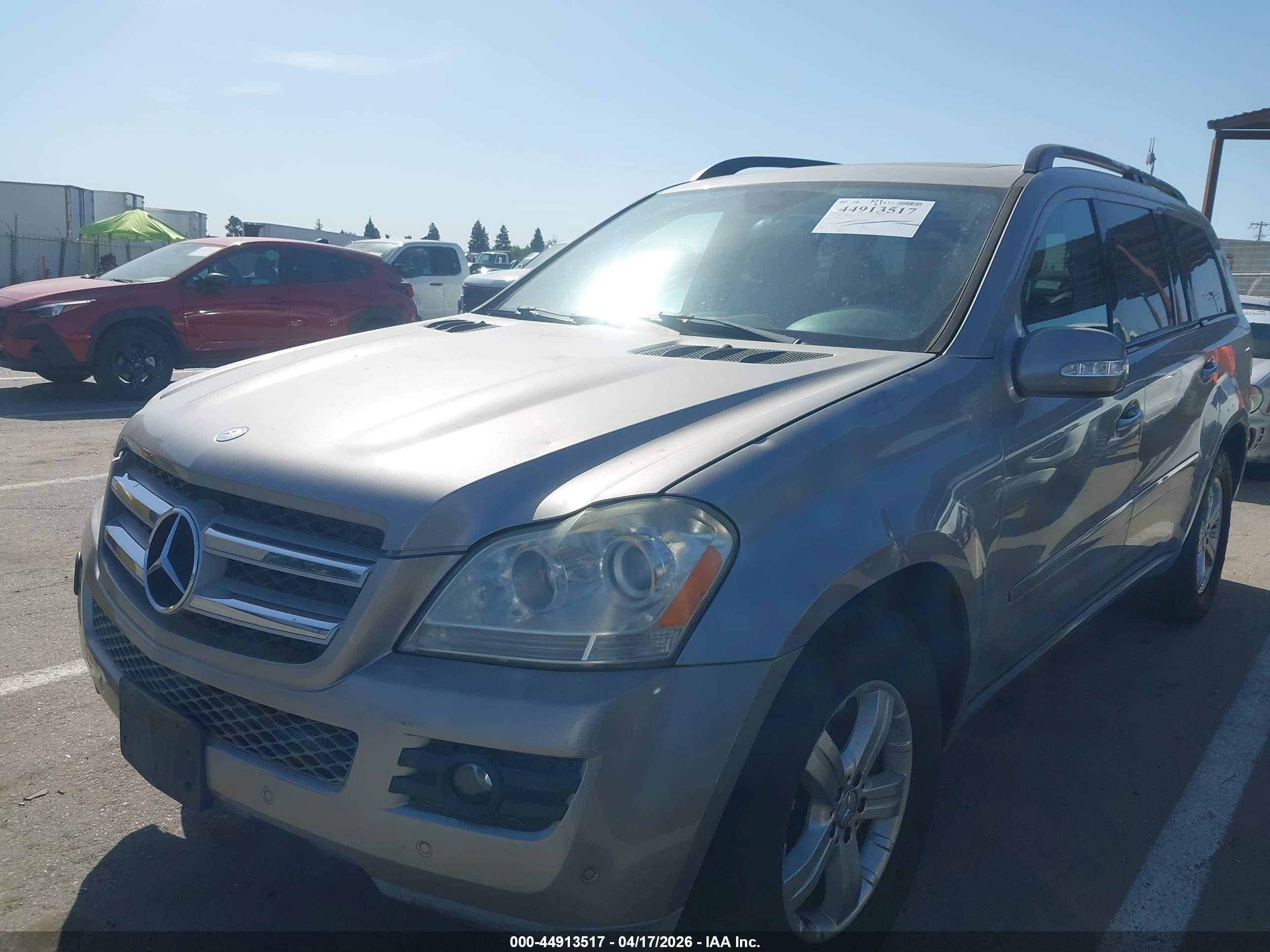 MERCEDES-BENZ GL image 2