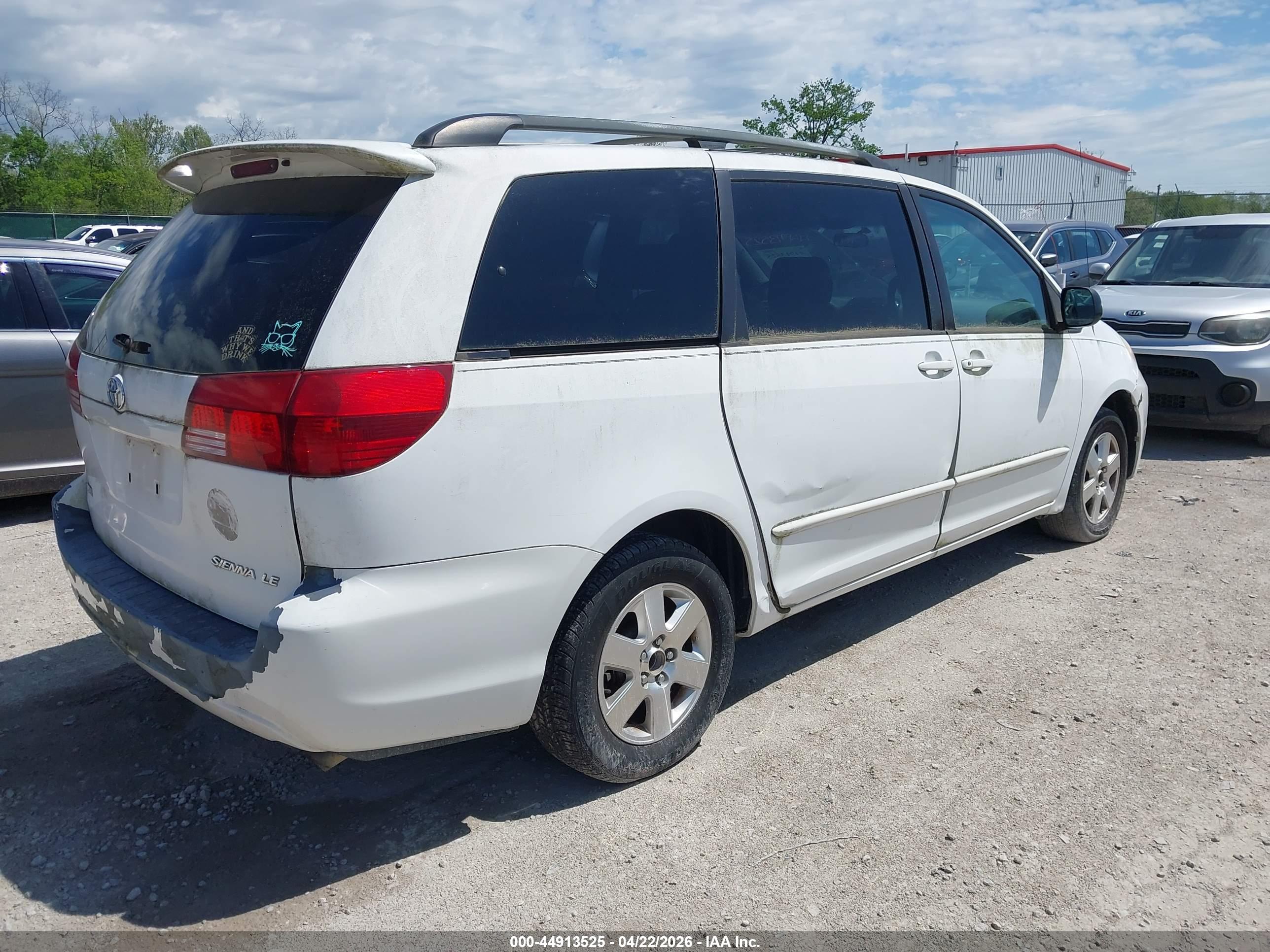 TOYOTA SIENNA image 4