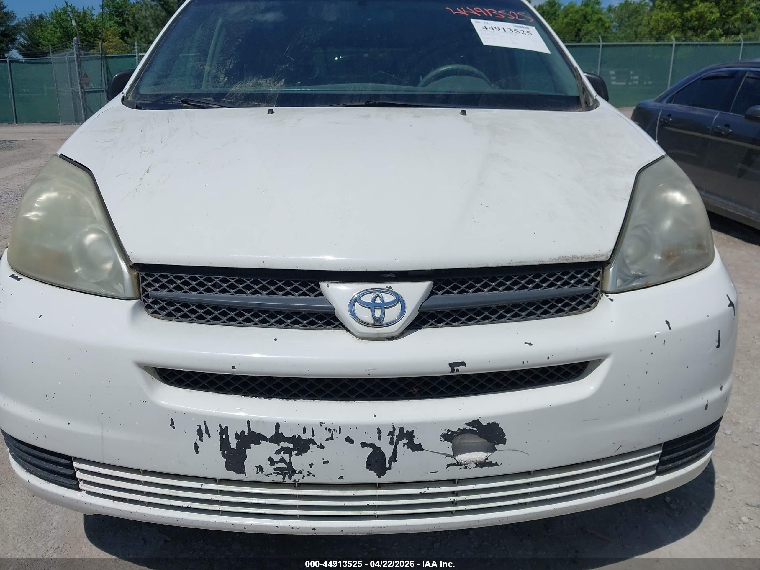 TOYOTA SIENNA image 6