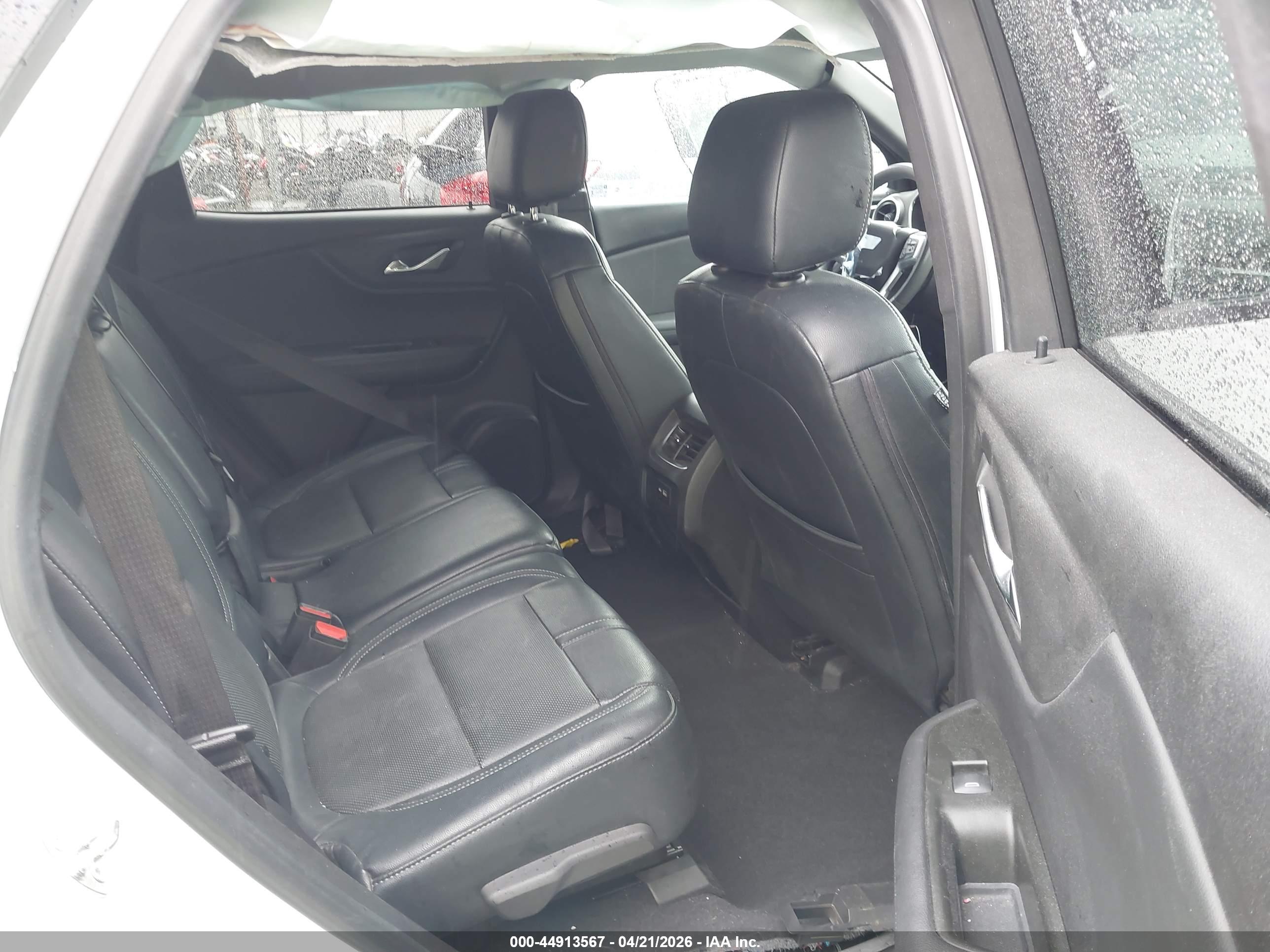 CHEVROLET BLAZER image 8