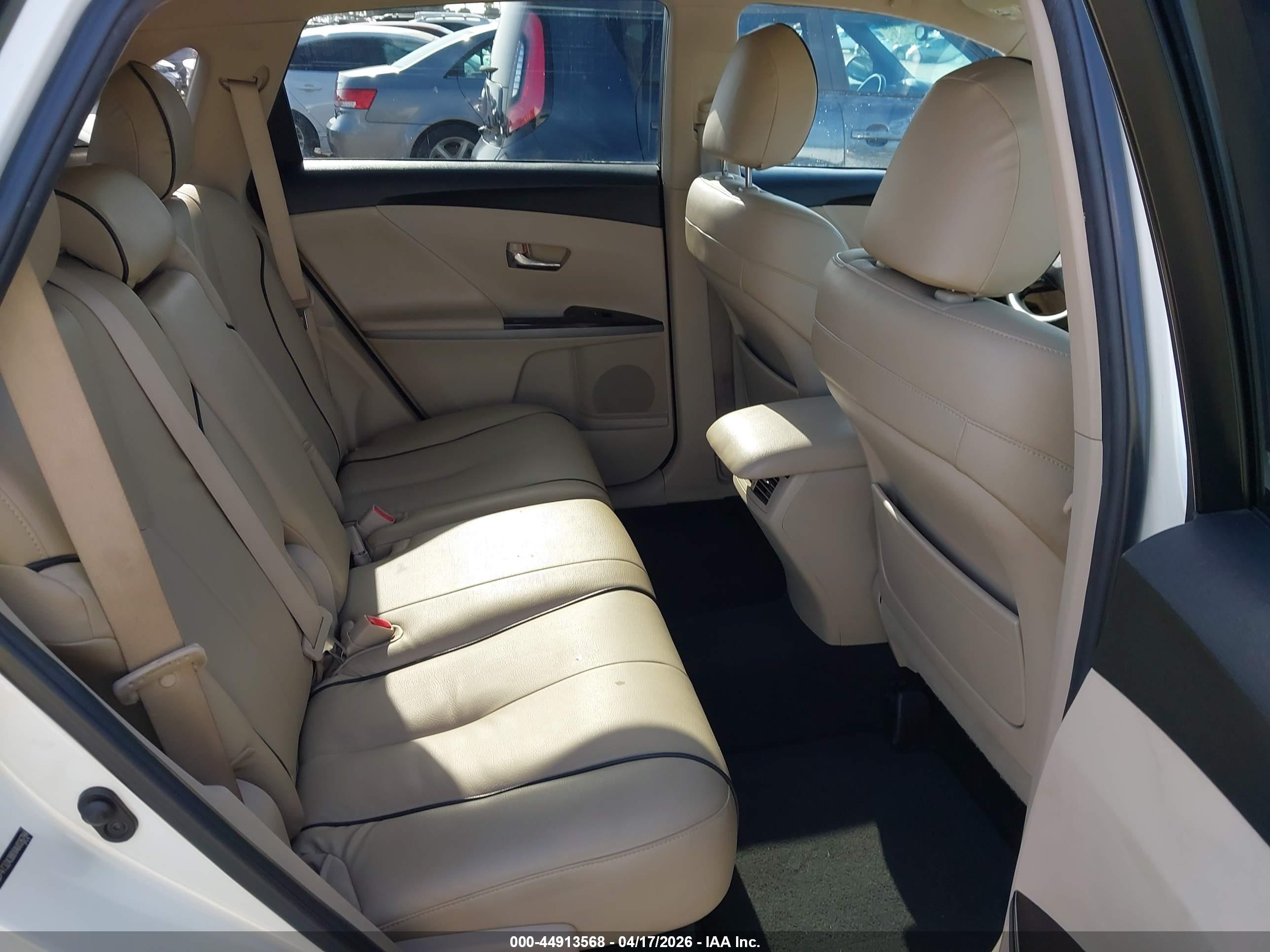 TOYOTA VENZA image 8