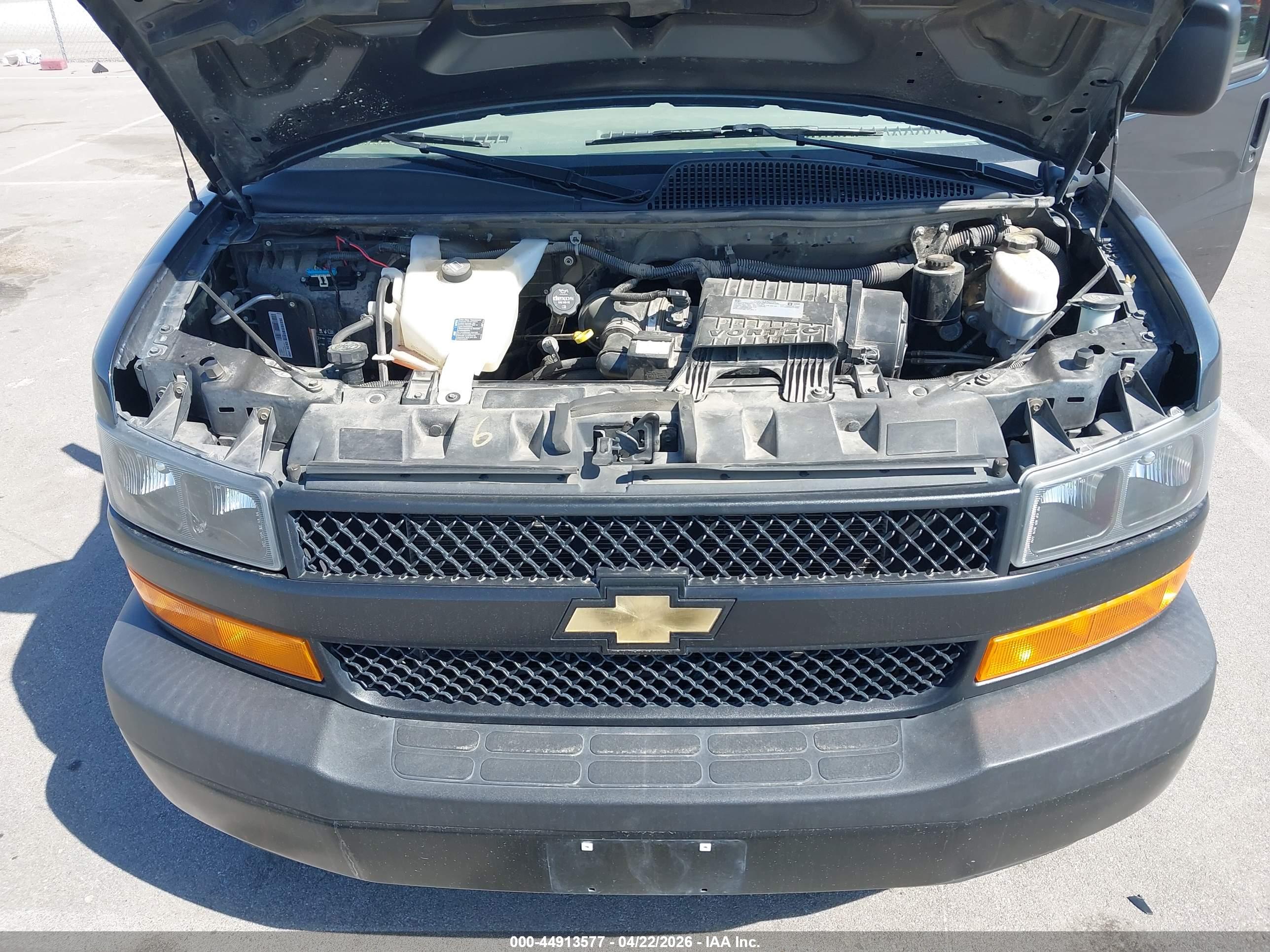 CHEVROLET EXPRESS image 10