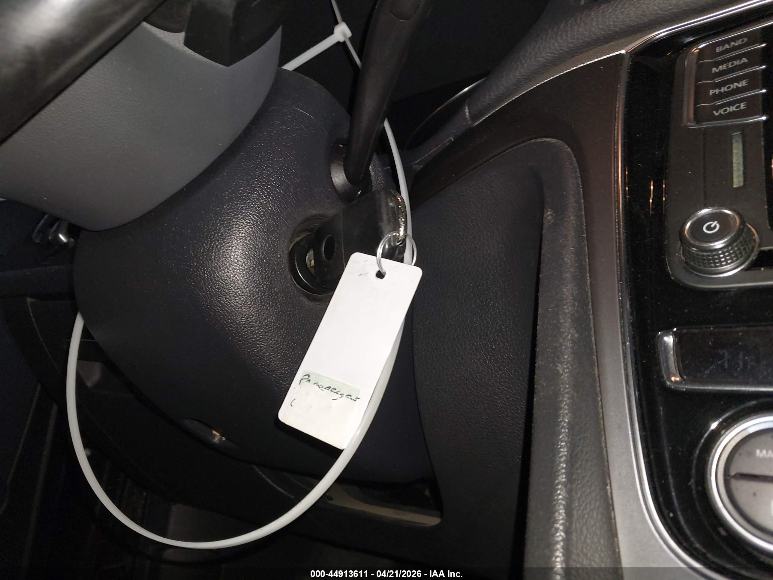 VOLKSWAGEN PASSAT image 11