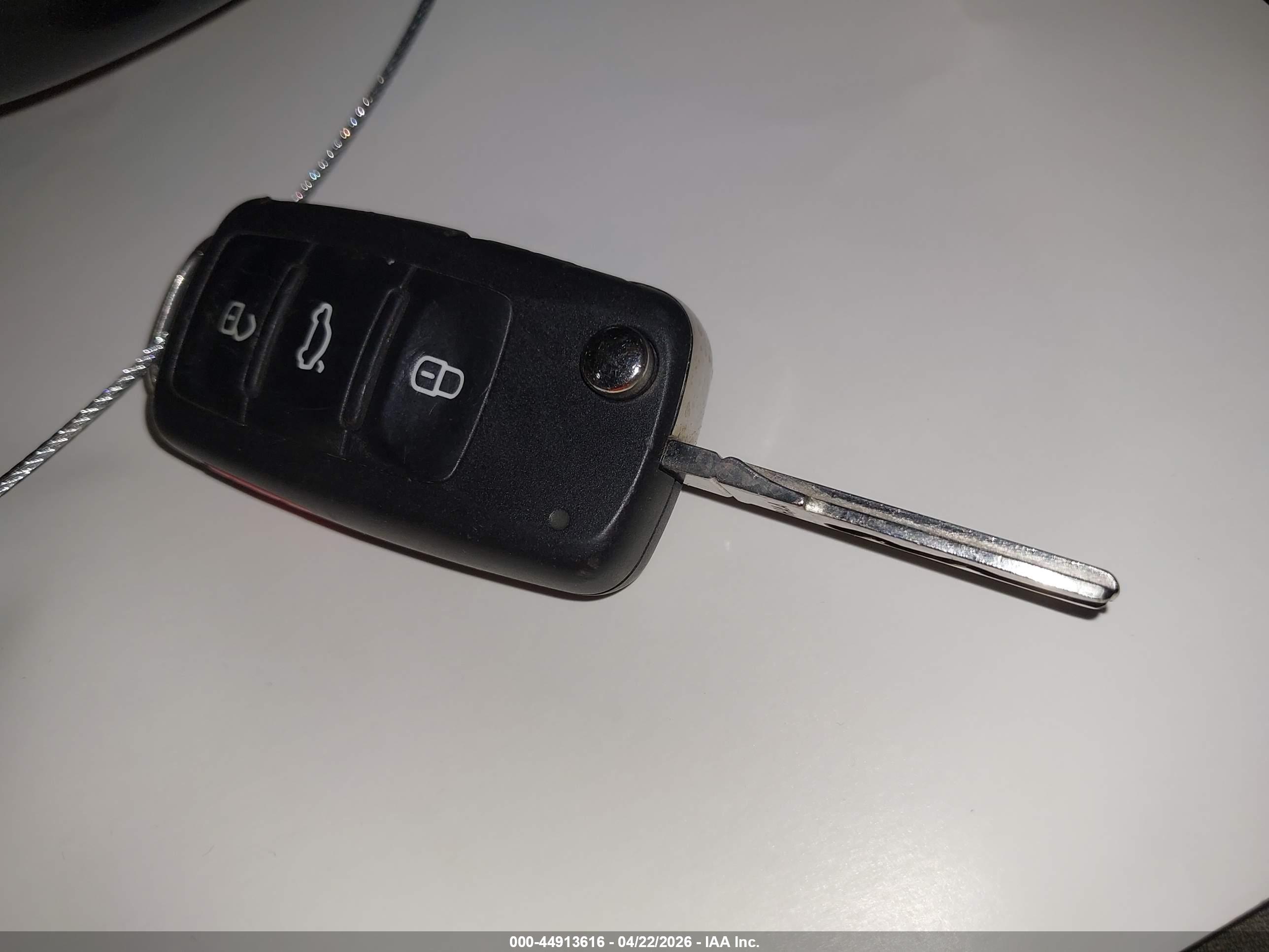 VOLKSWAGEN PASSAT image 11