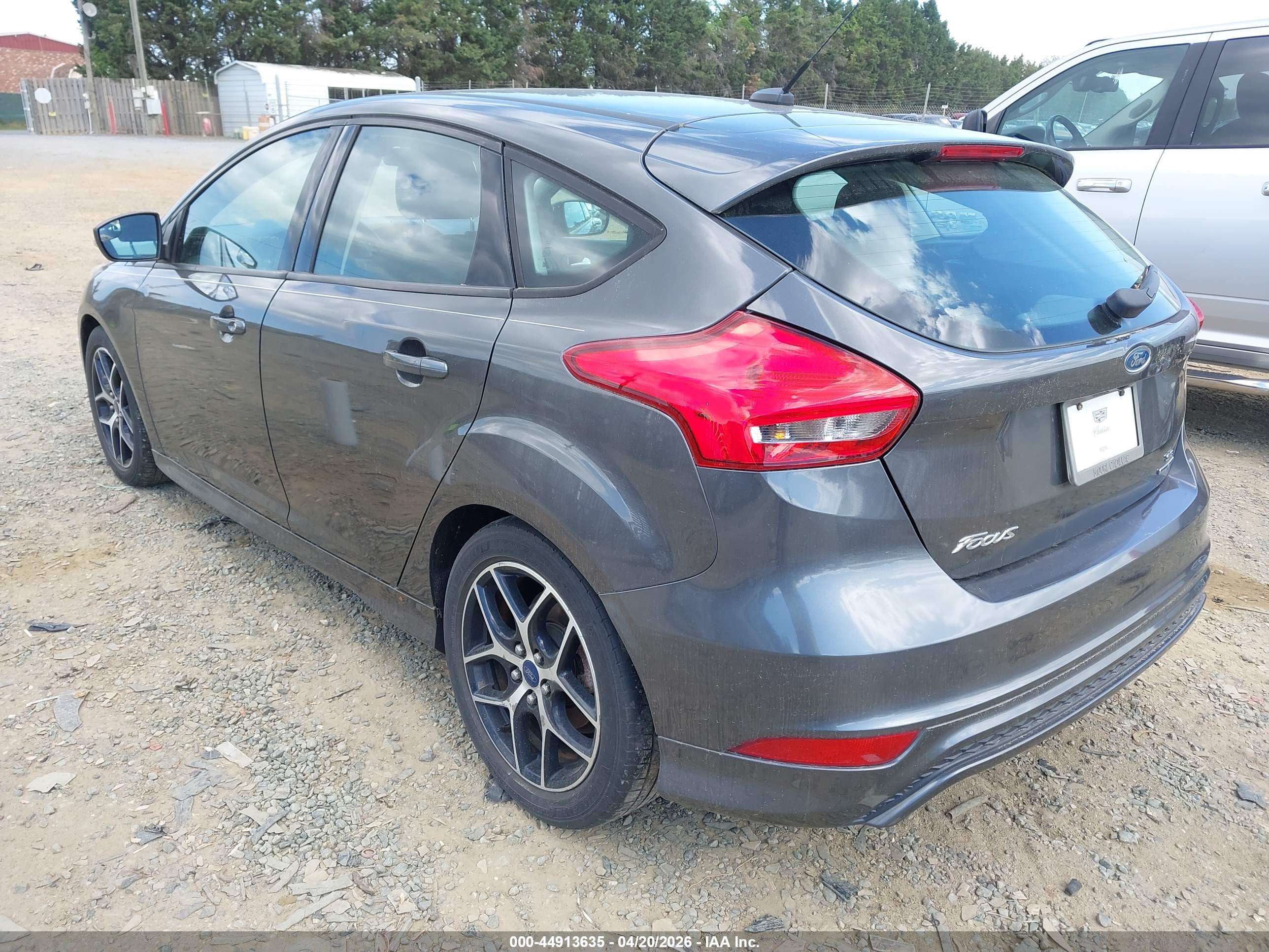 FORD FOCUS image 3