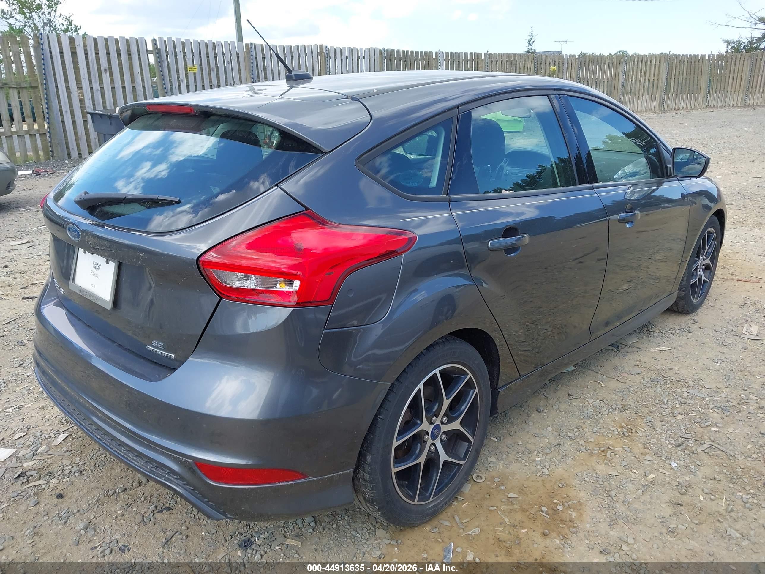 FORD FOCUS image 4