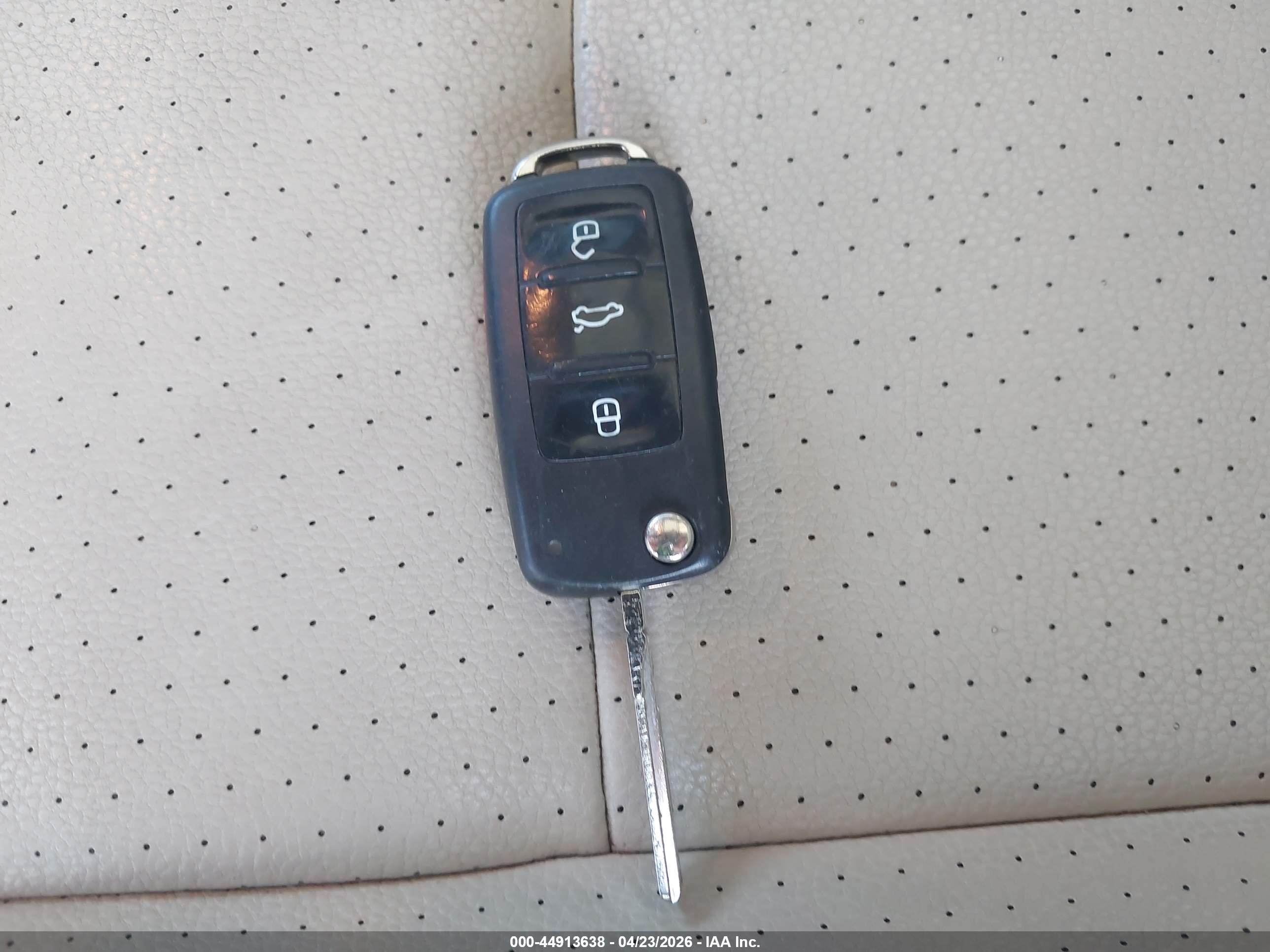 VOLKSWAGEN JETTA image 11