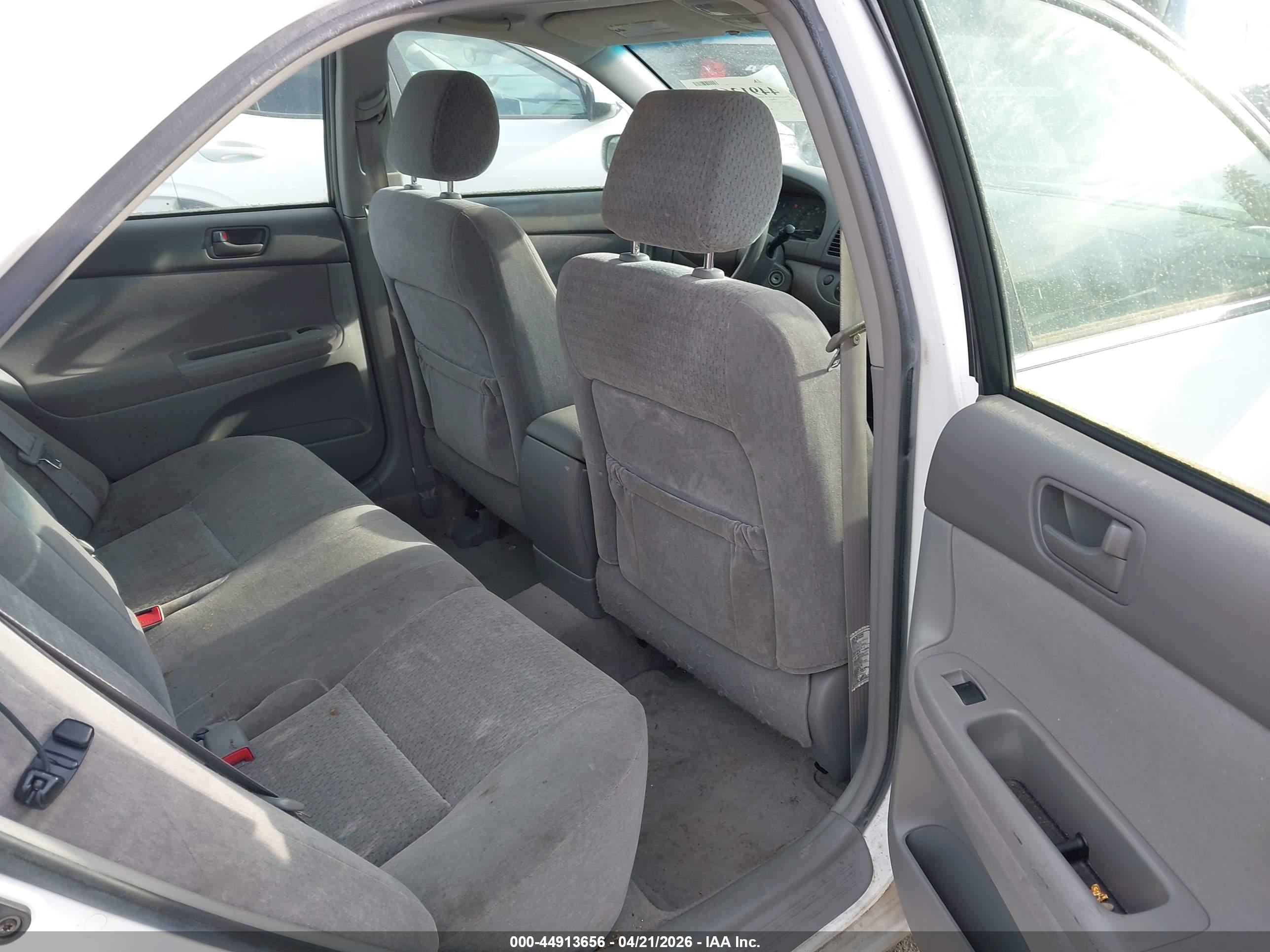 TOYOTA CAMRY image 8