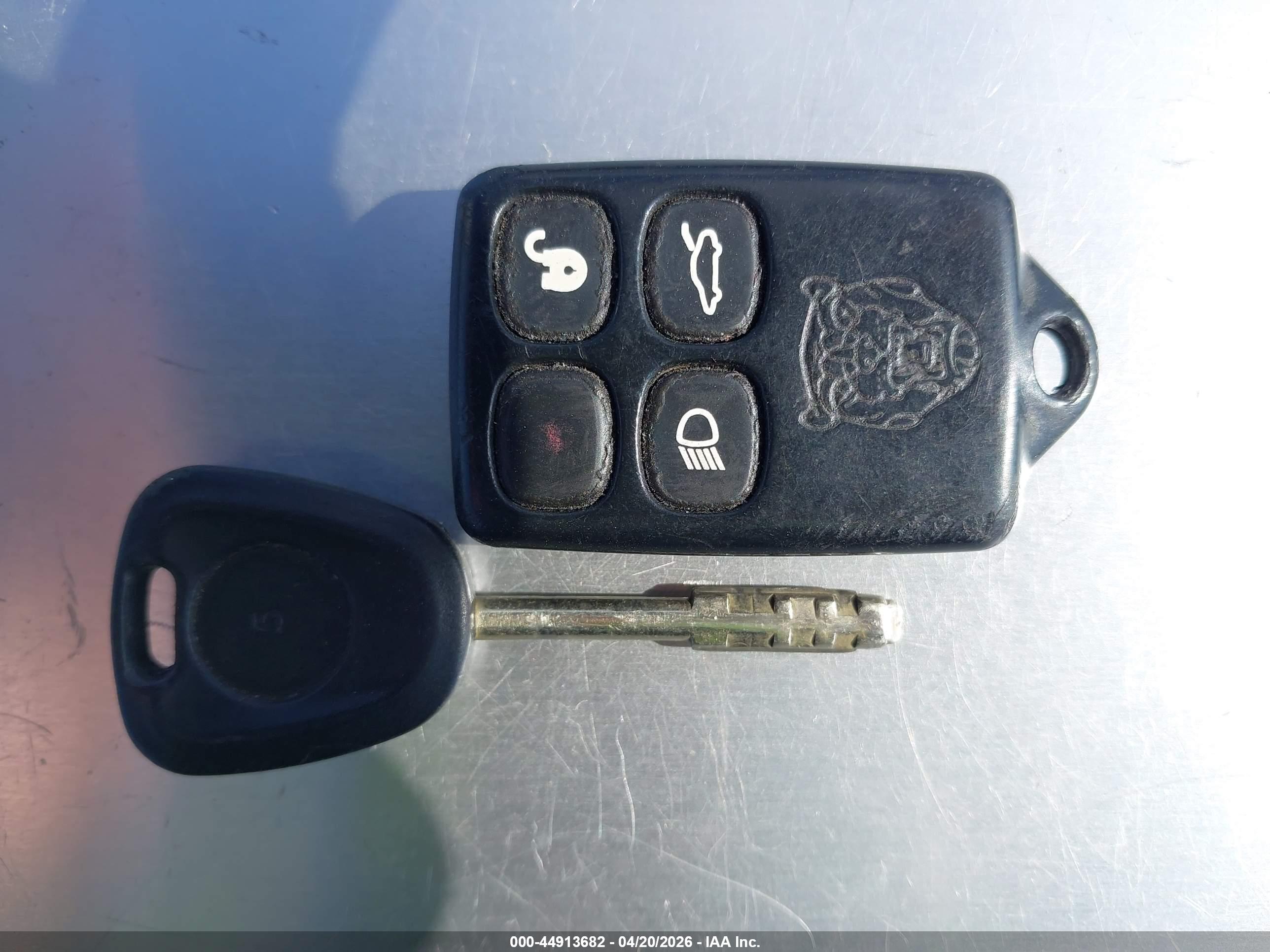 JAGUAR XK8 image 11