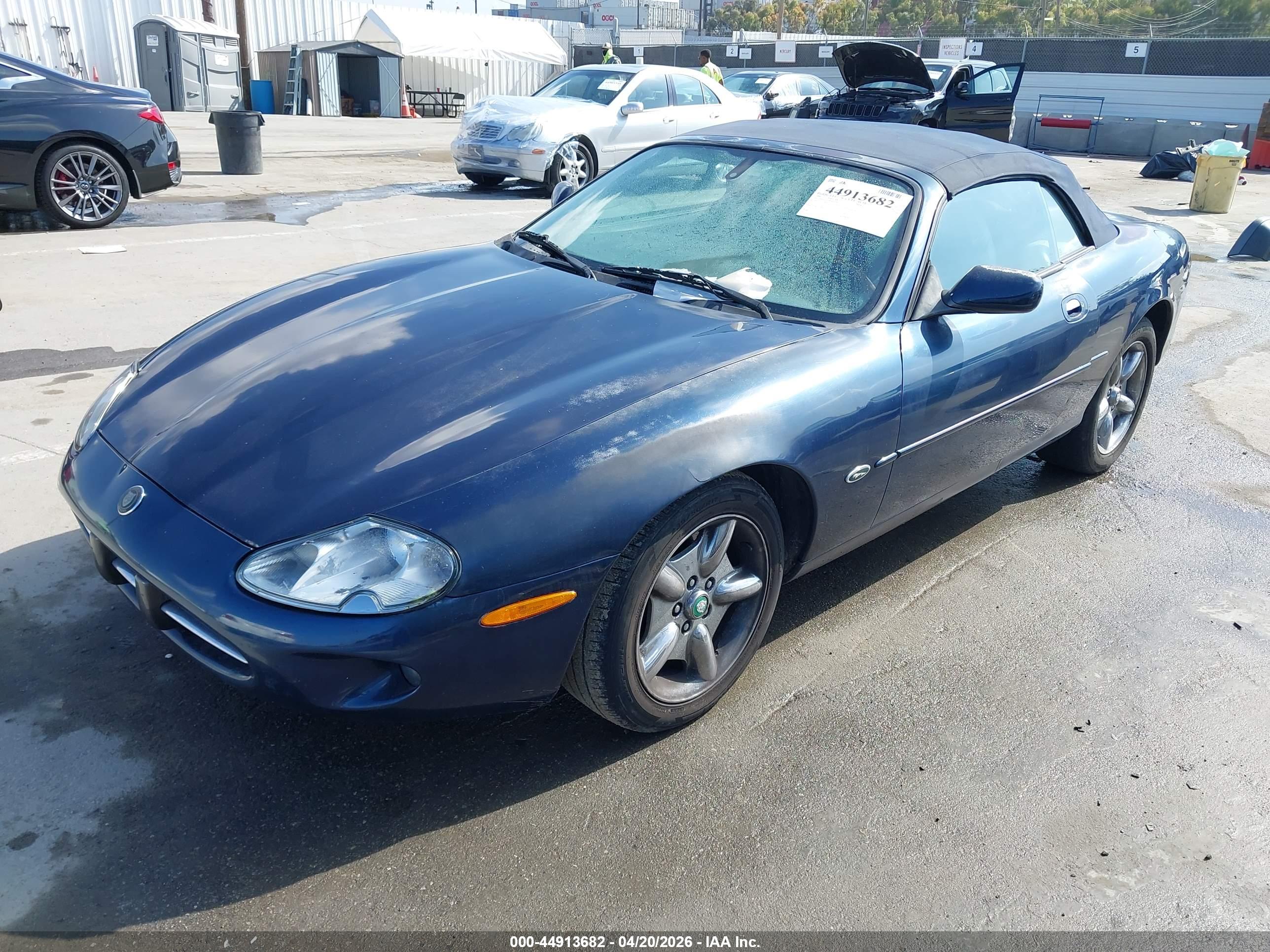 JAGUAR XK8 image 2