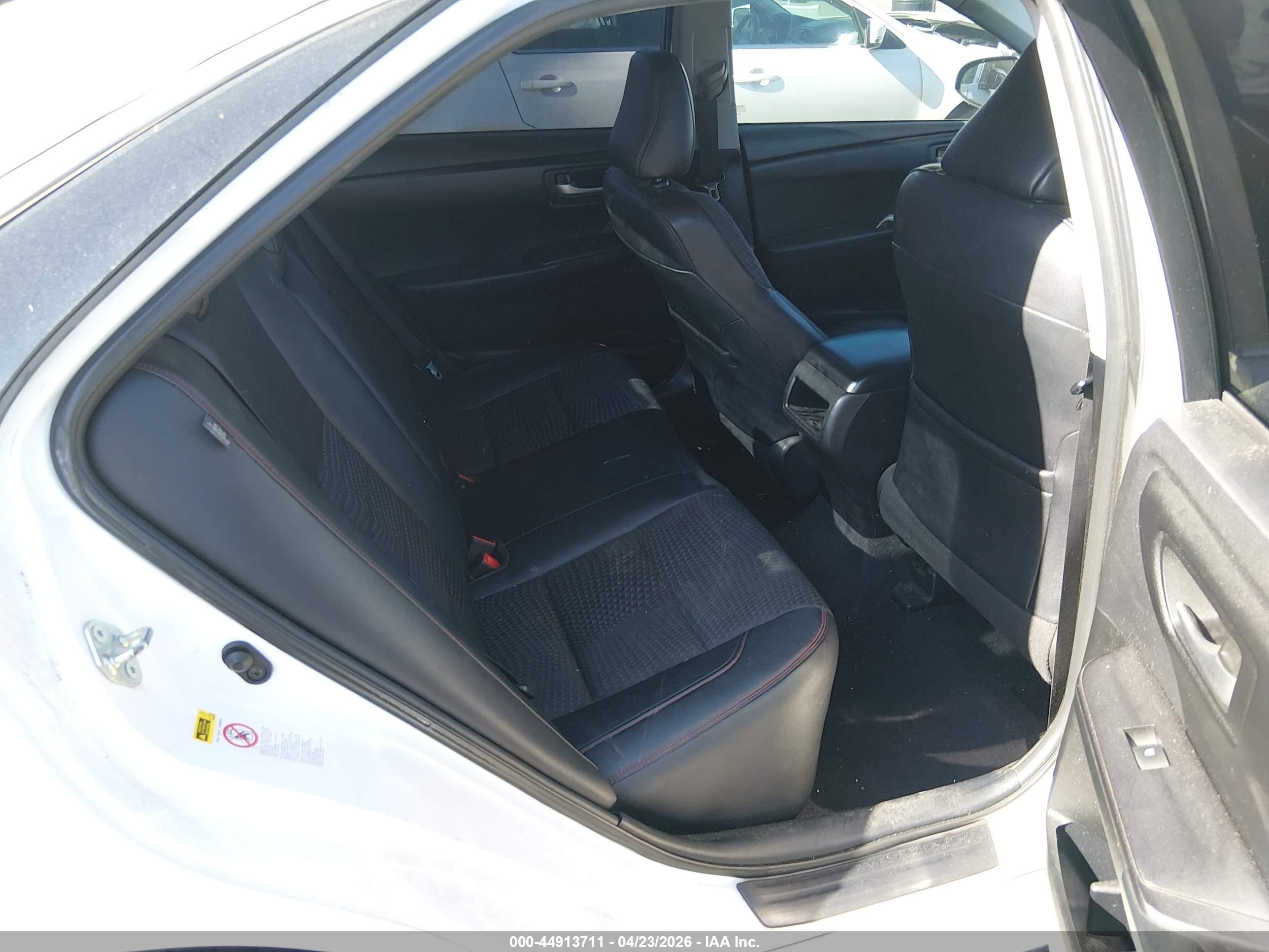 TOYOTA CAMRY image 8
