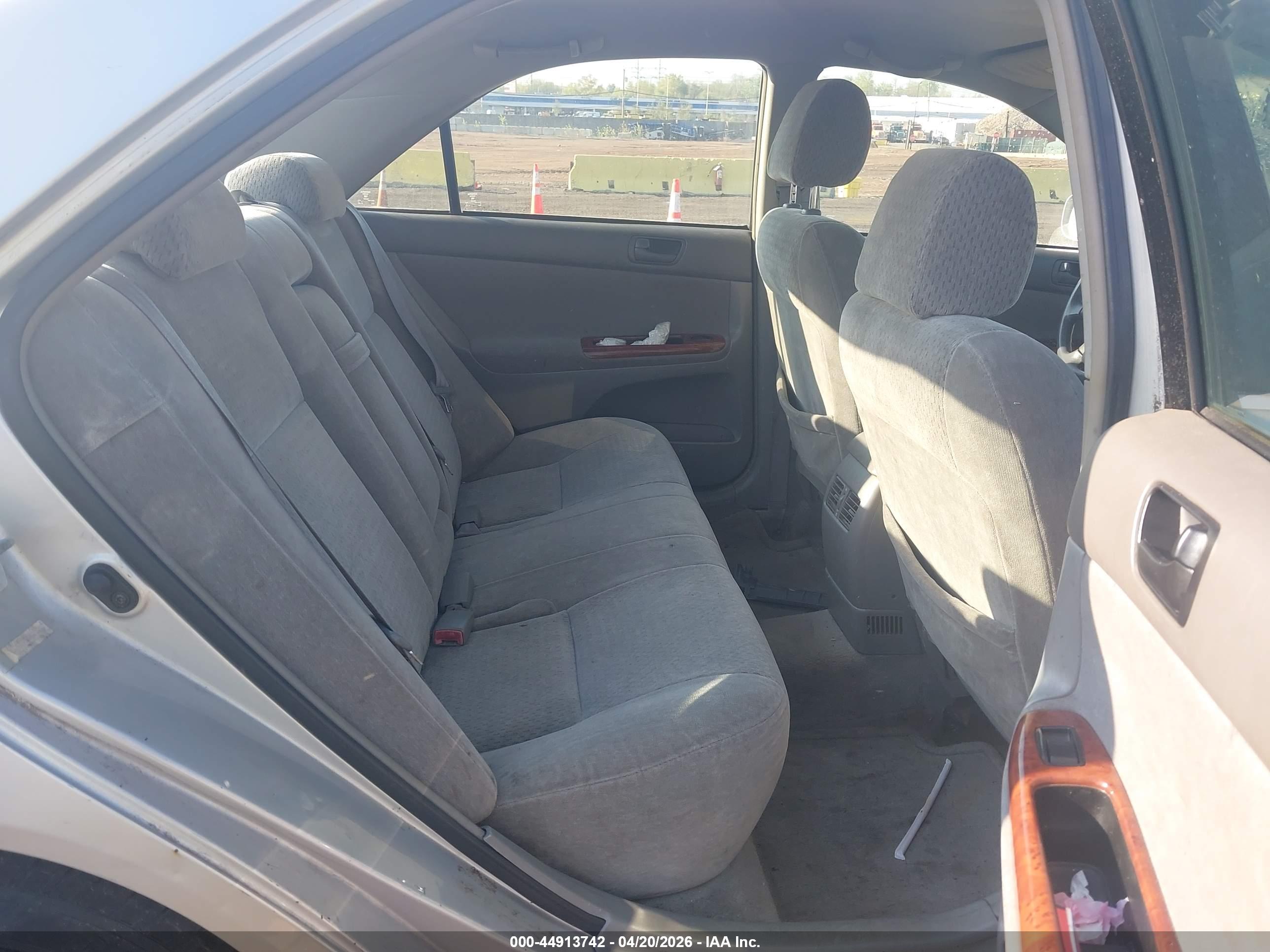 TOYOTA CAMRY image 8