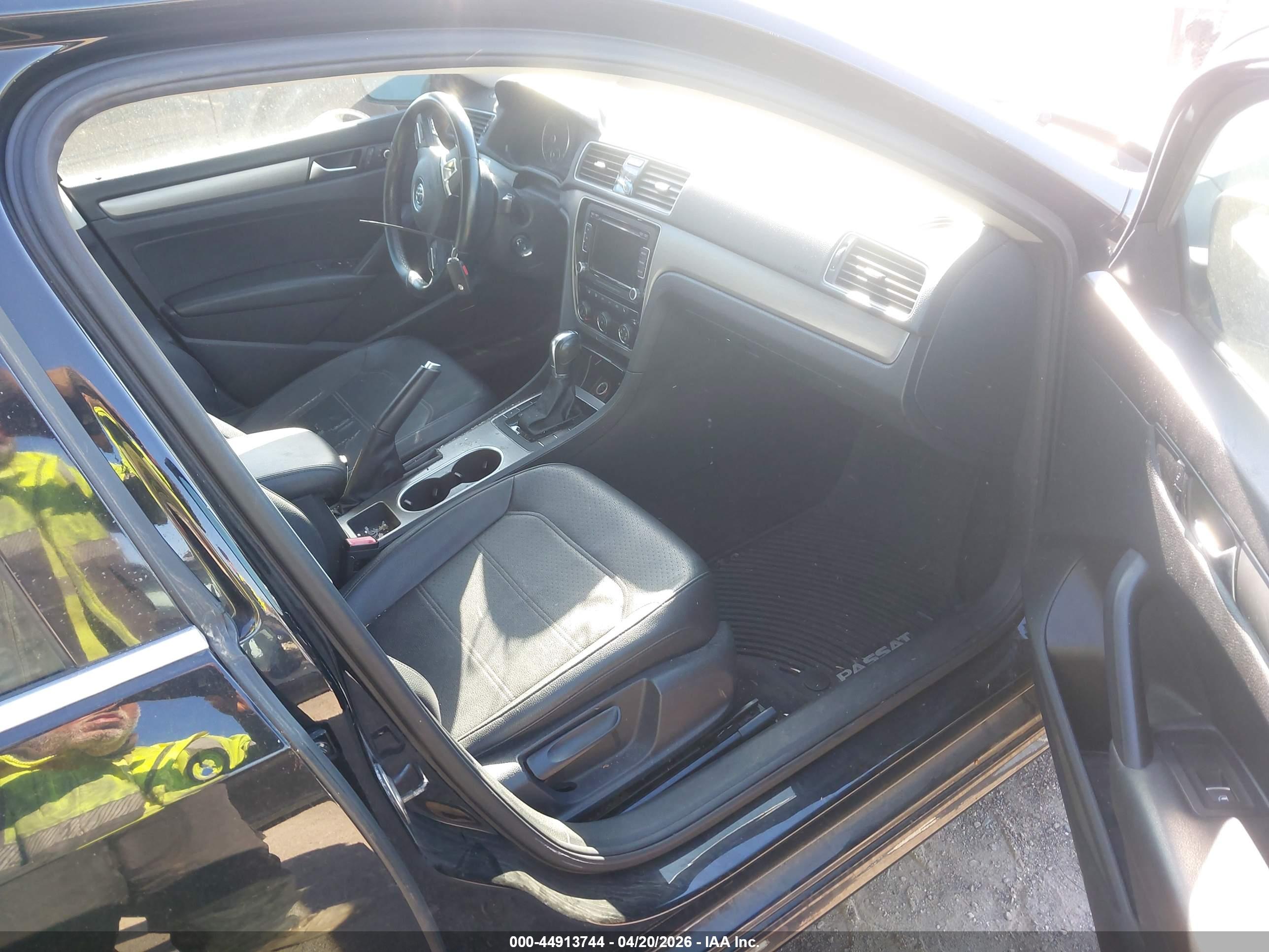 VOLKSWAGEN PASSAT image 5