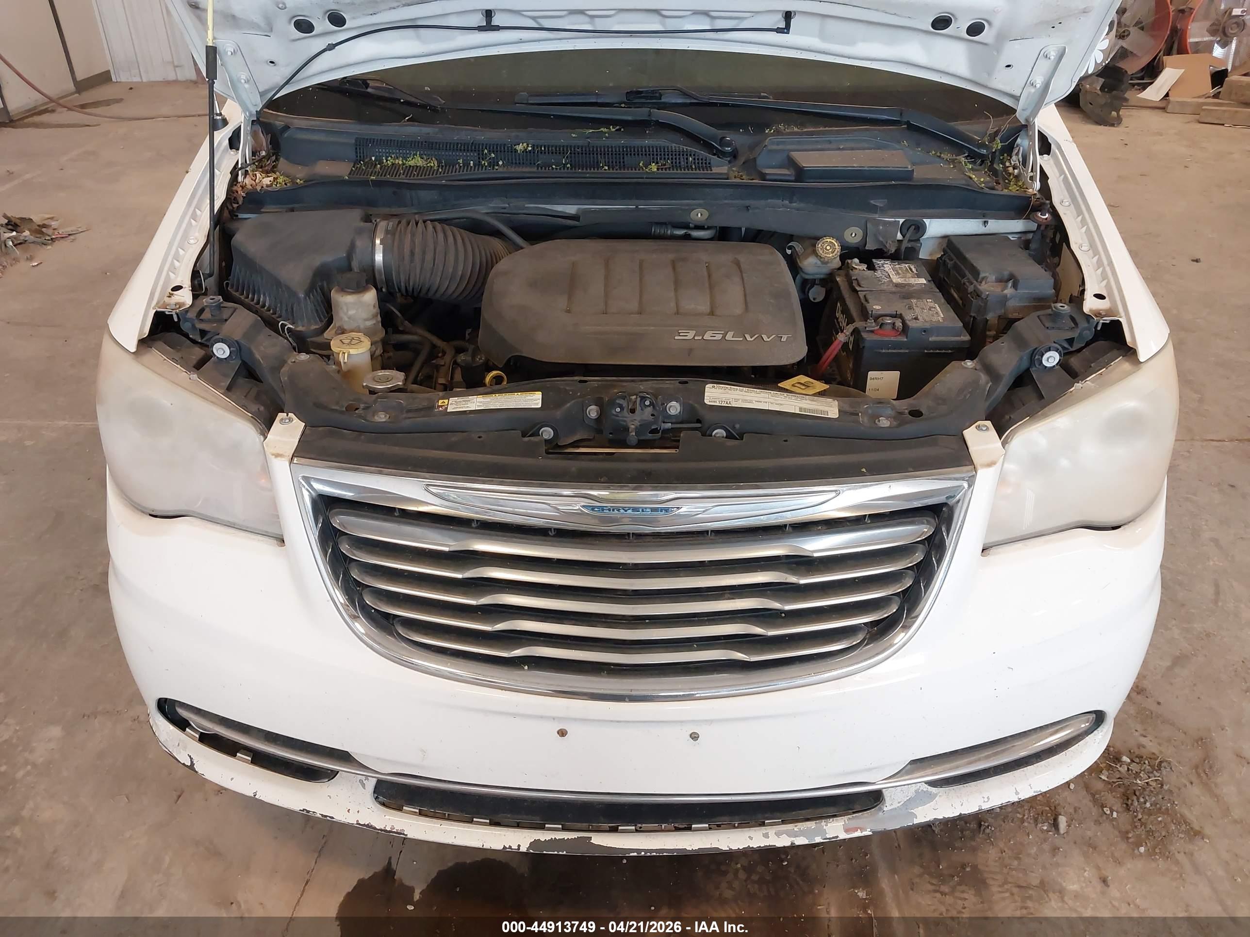 CHRYSLER TOWN image 10