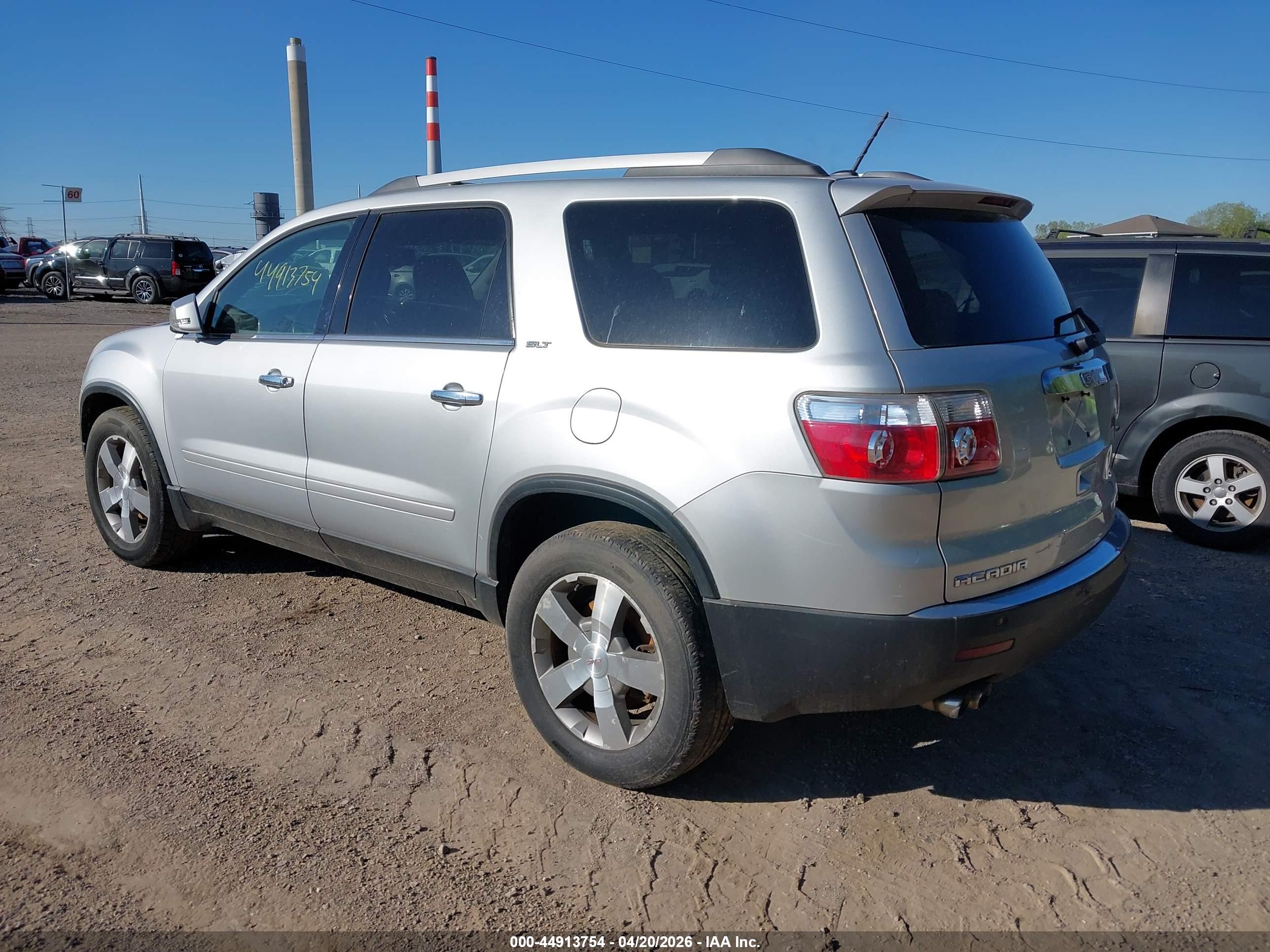 GMC ACADIA image 3