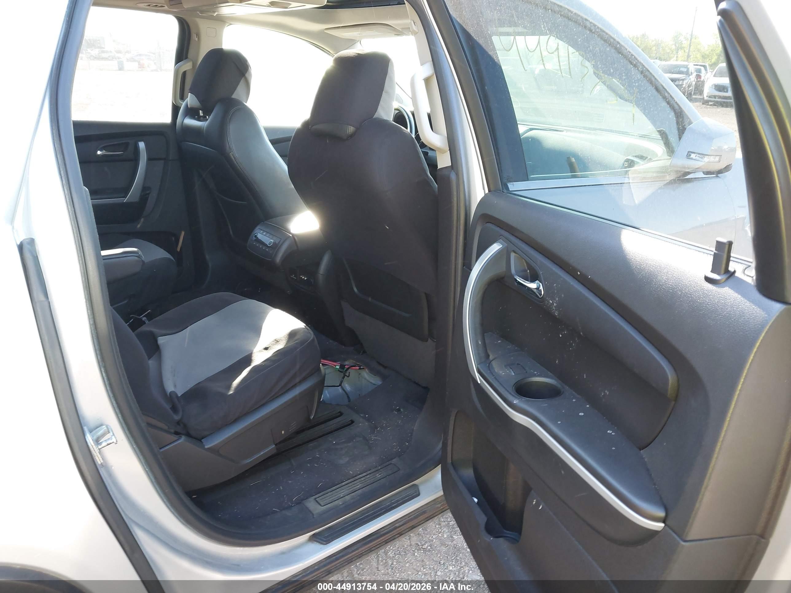 GMC ACADIA image 8