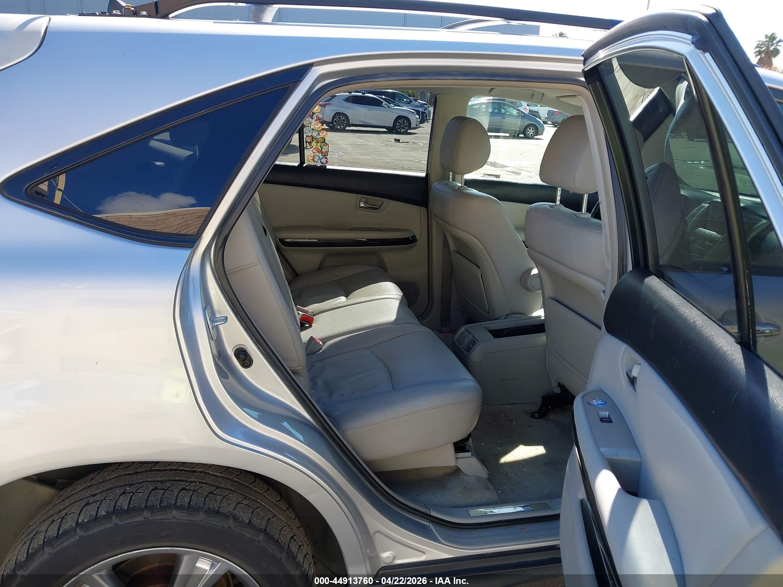LEXUS RX image 8