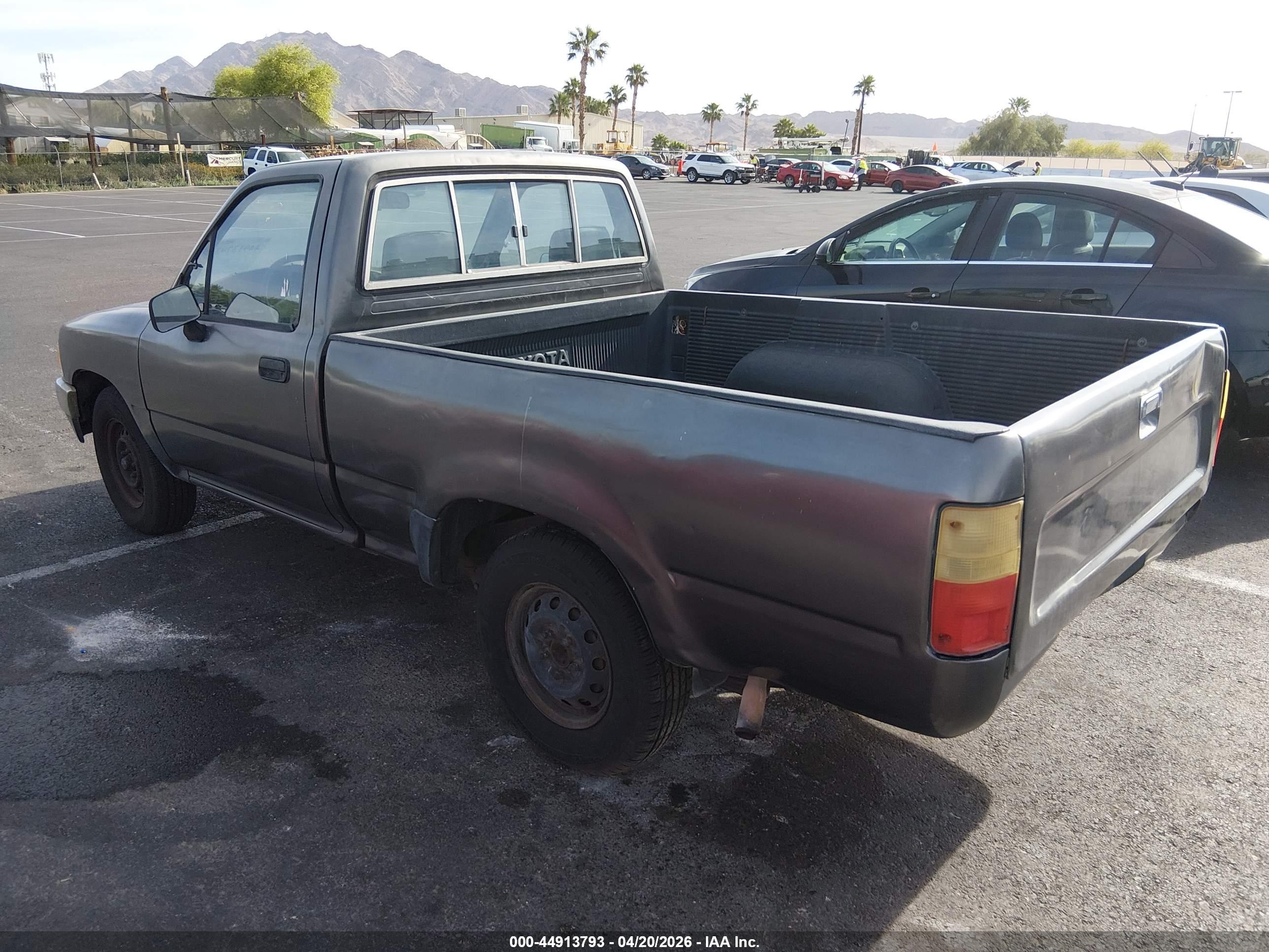 TOYOTA PICKUP image 3
