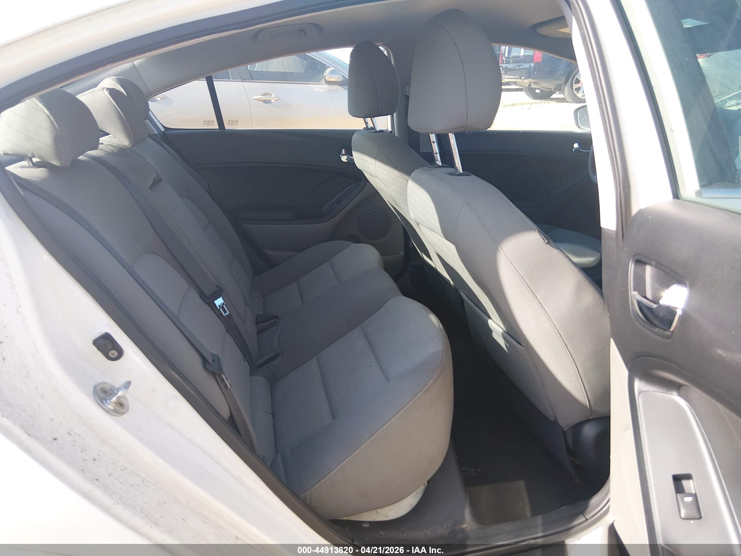 KIA FORTE image 8