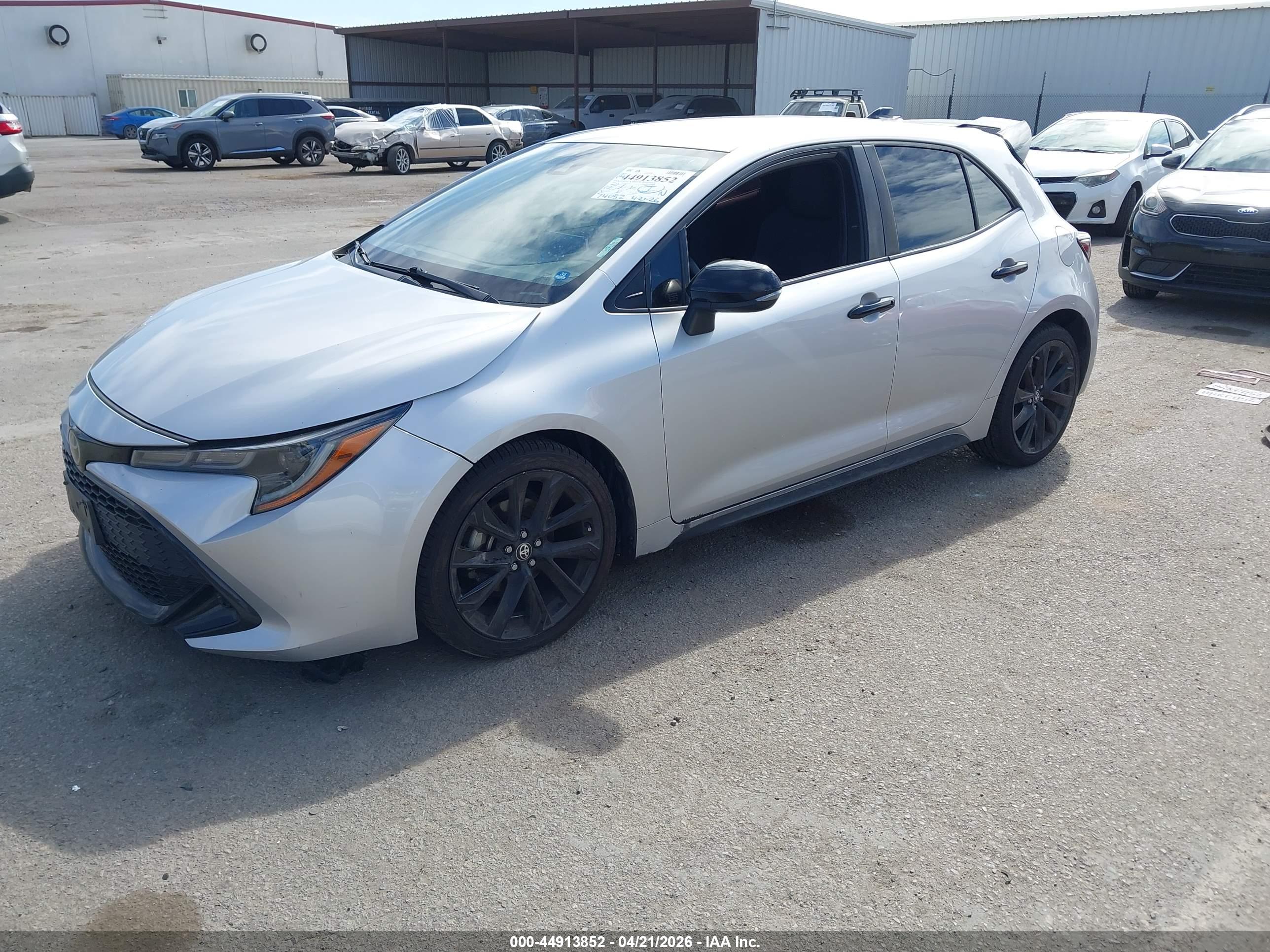 TOYOTA COROLLA image 2