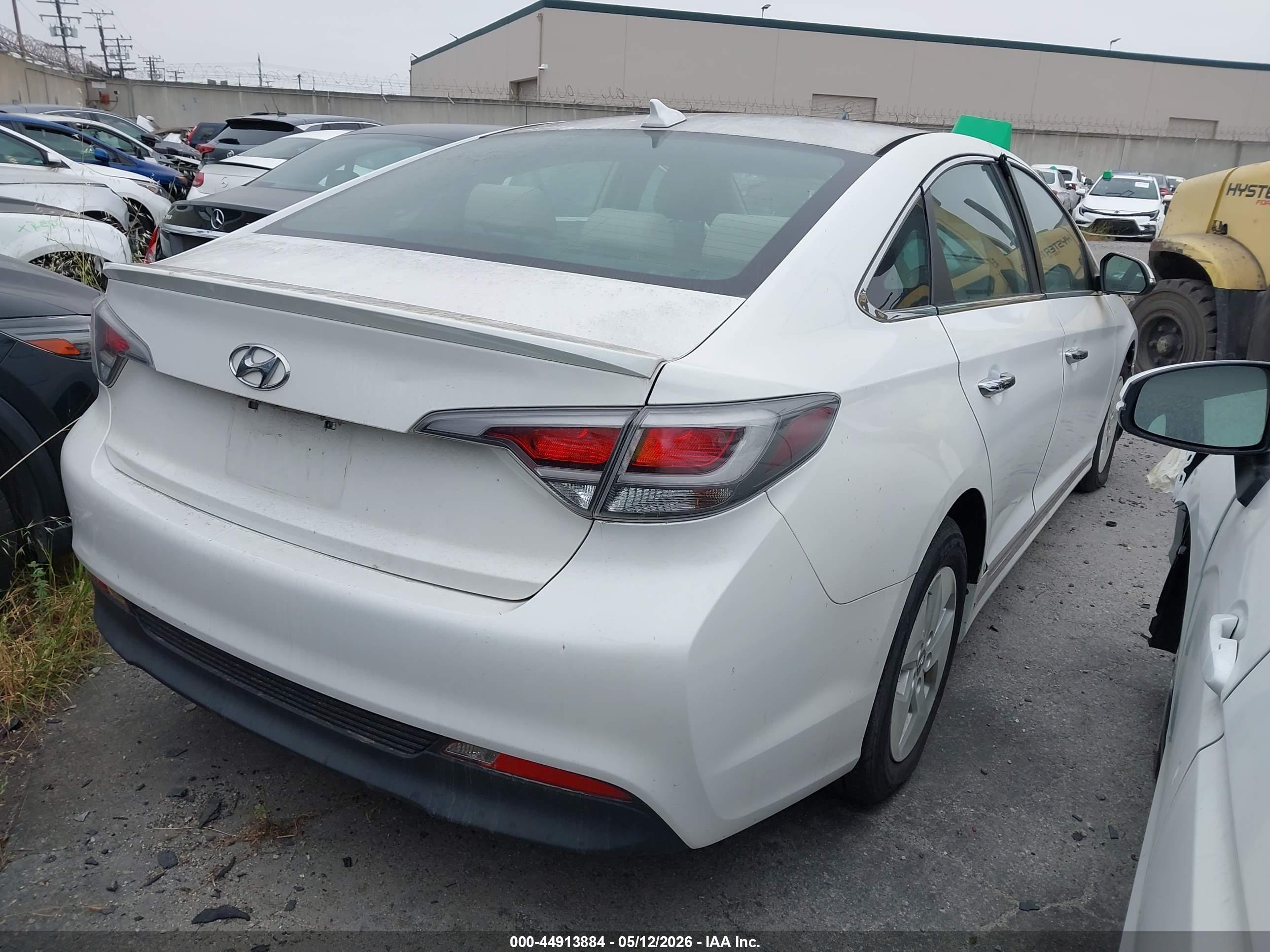 HYUNDAI SONATA image 4