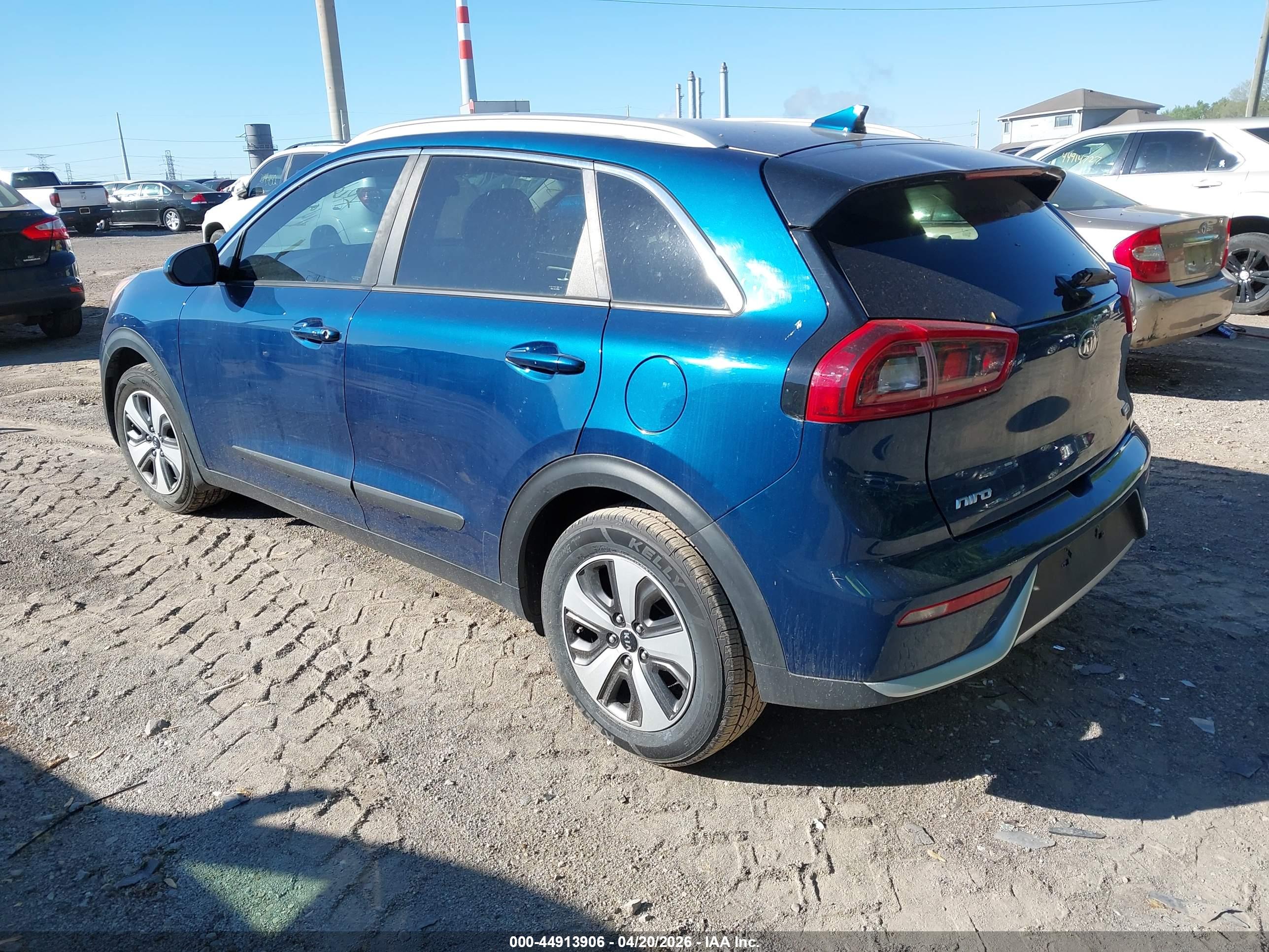 KIA NIRO image 3