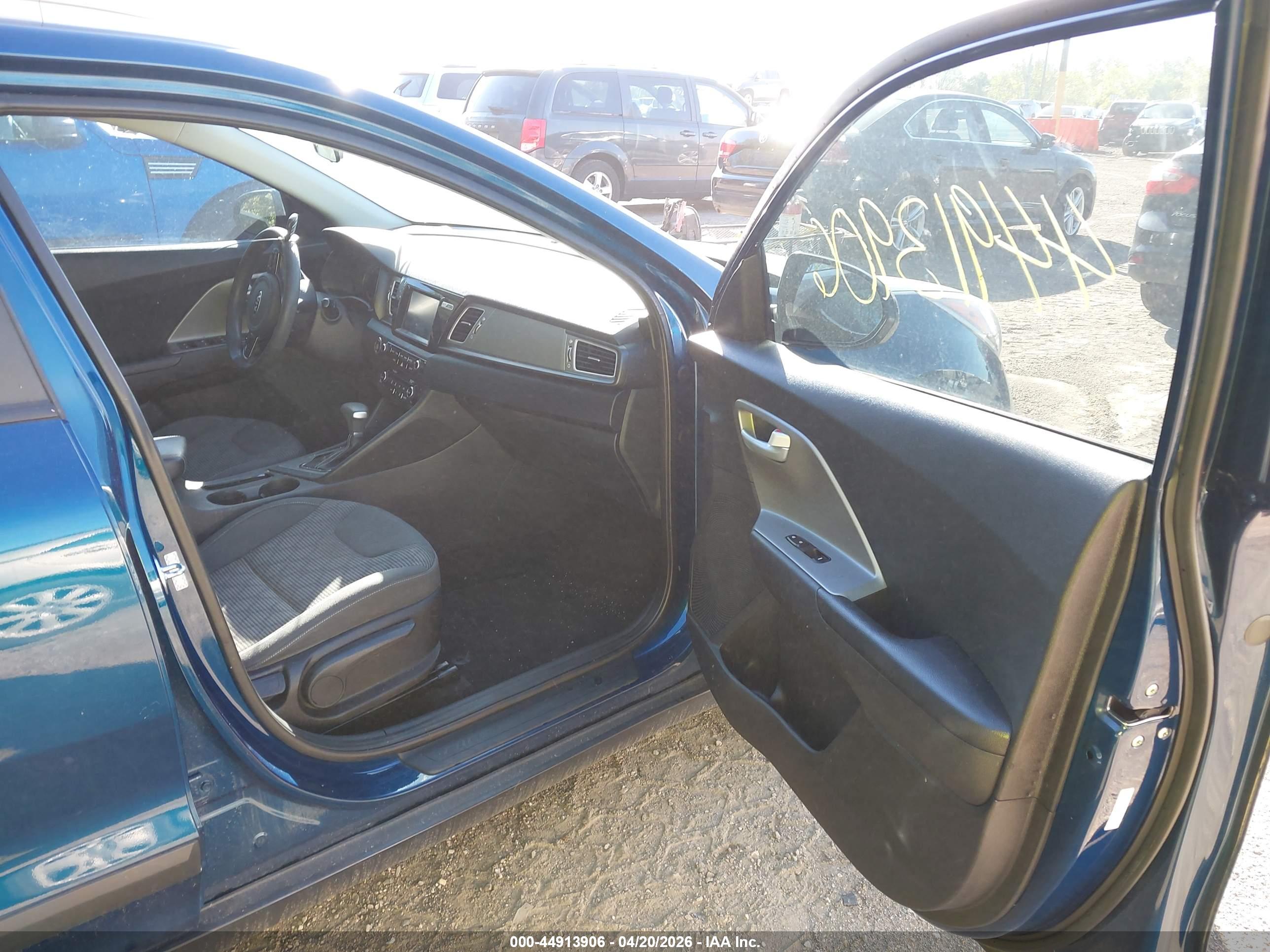 KIA NIRO image 5