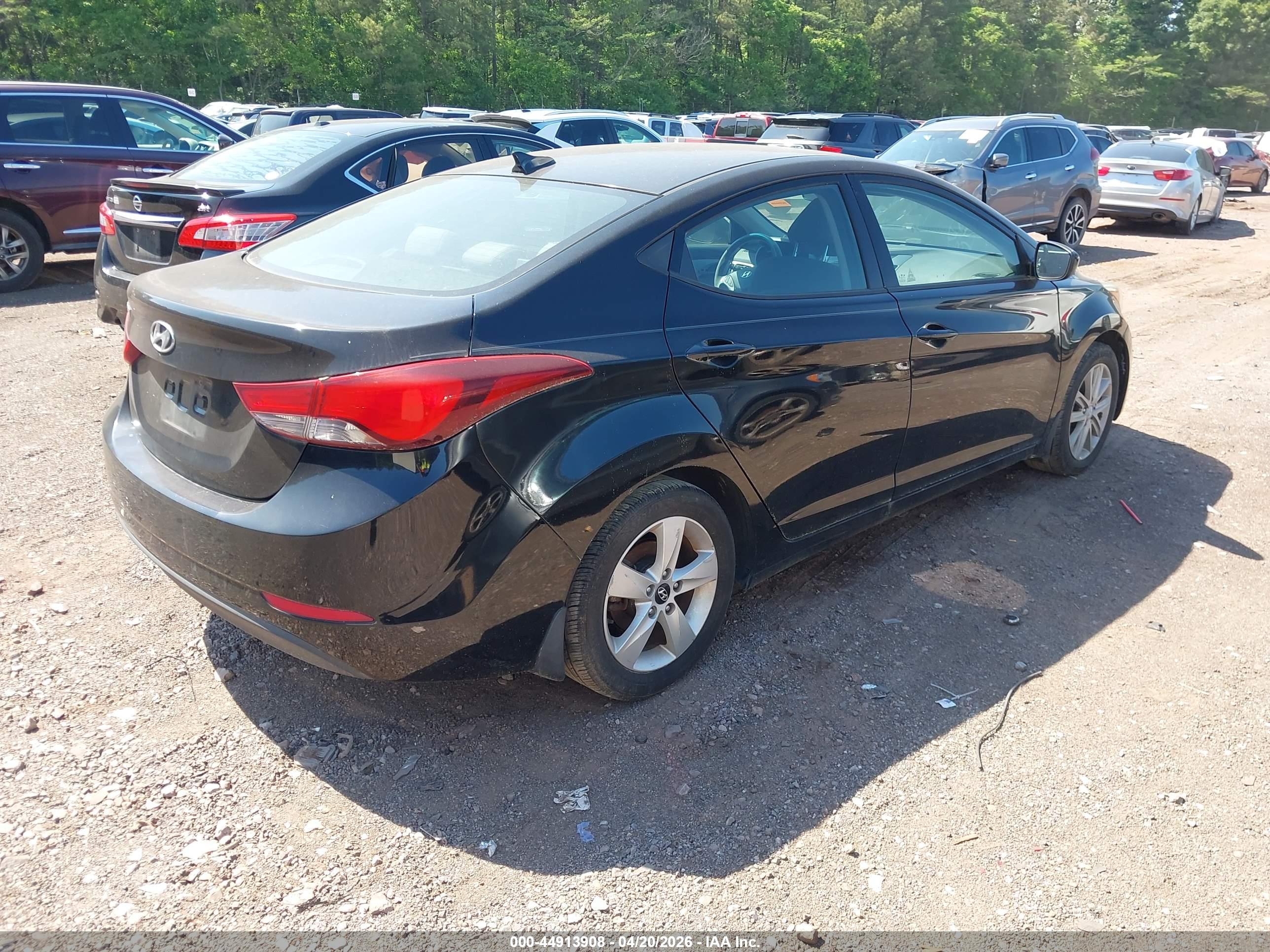 HYUNDAI ELANTRA image 4