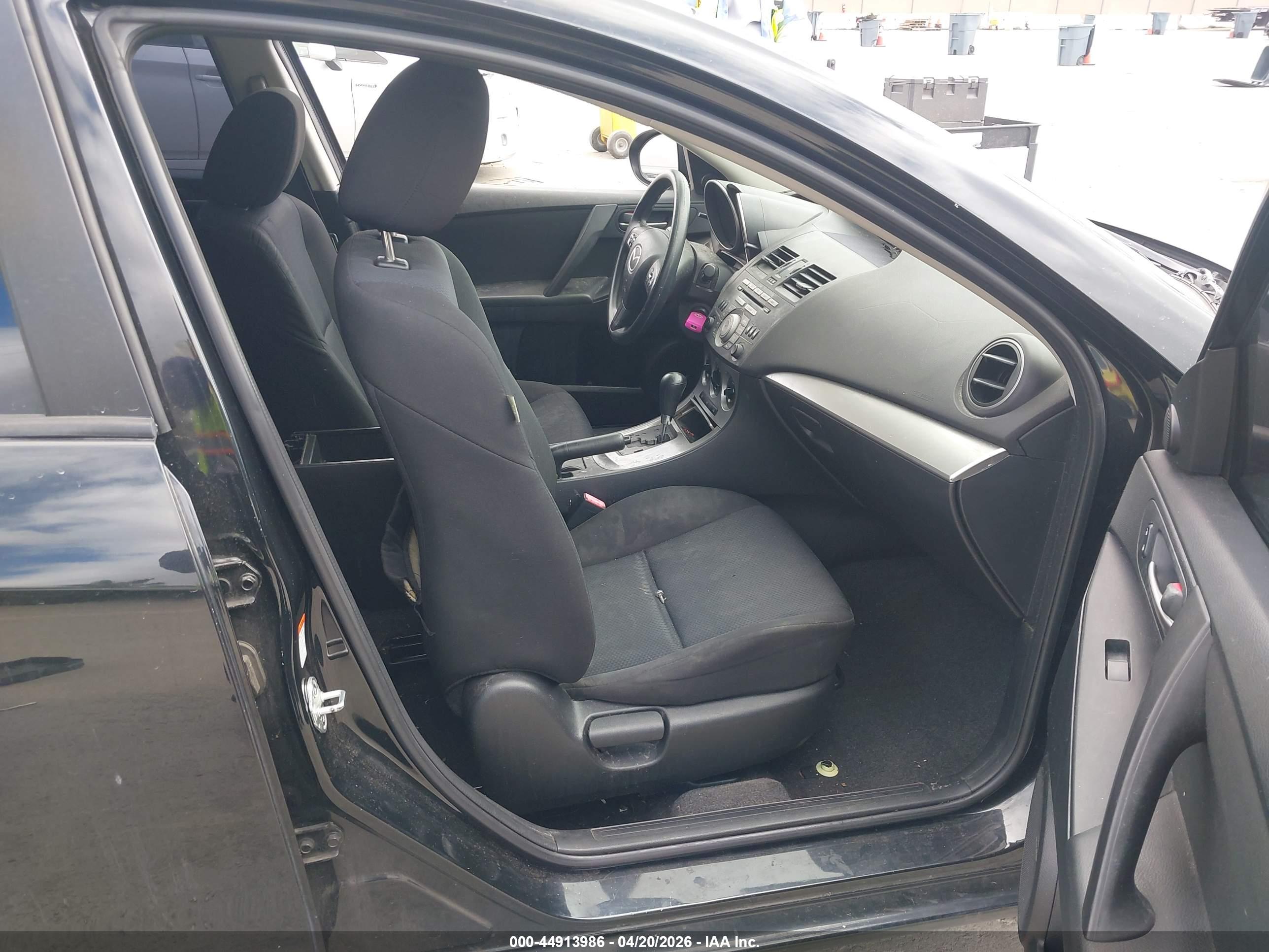 MAZDA MAZDA3 image 5