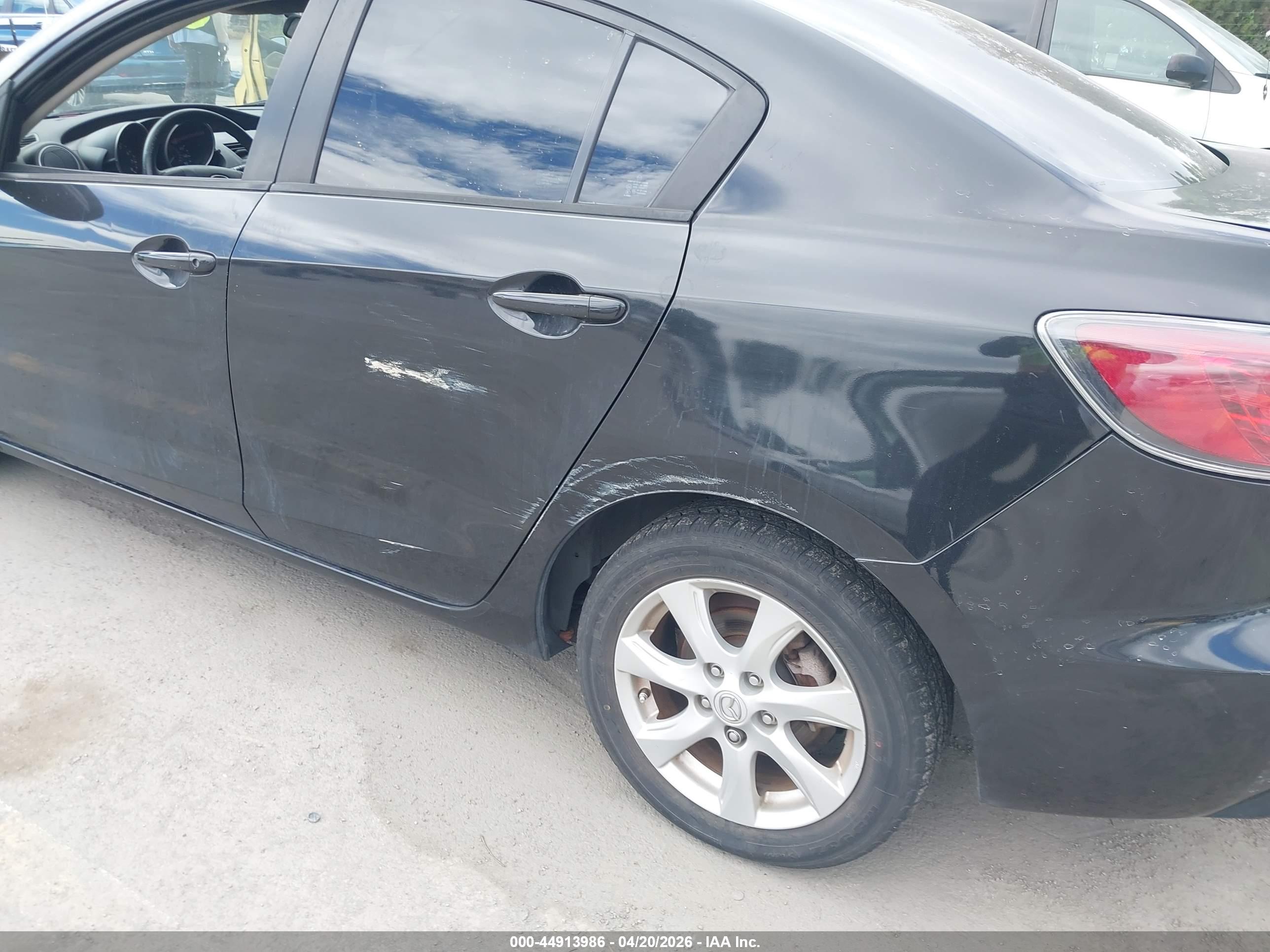 MAZDA MAZDA3 image 6