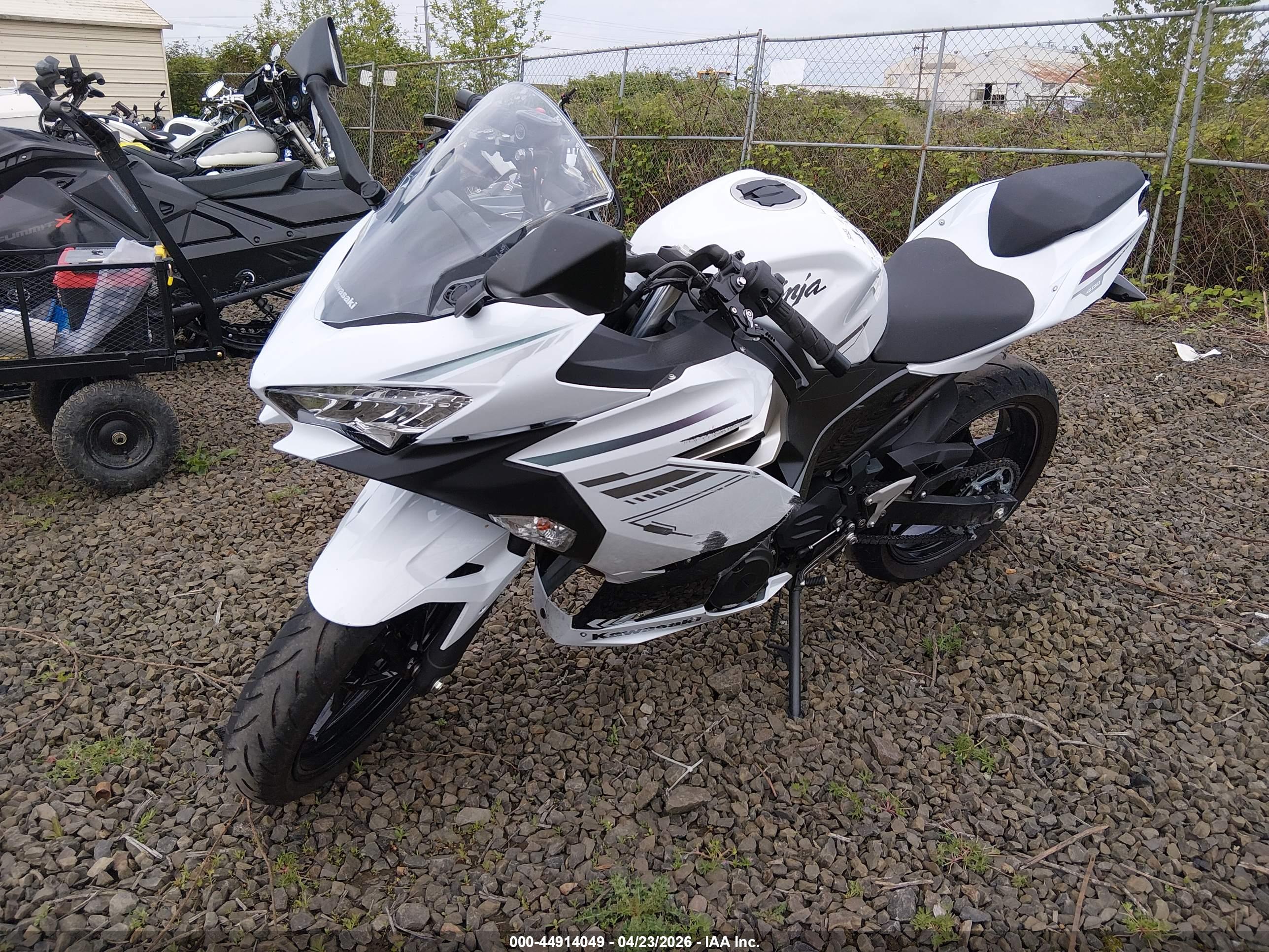 KAWASAKI EX400 image 2