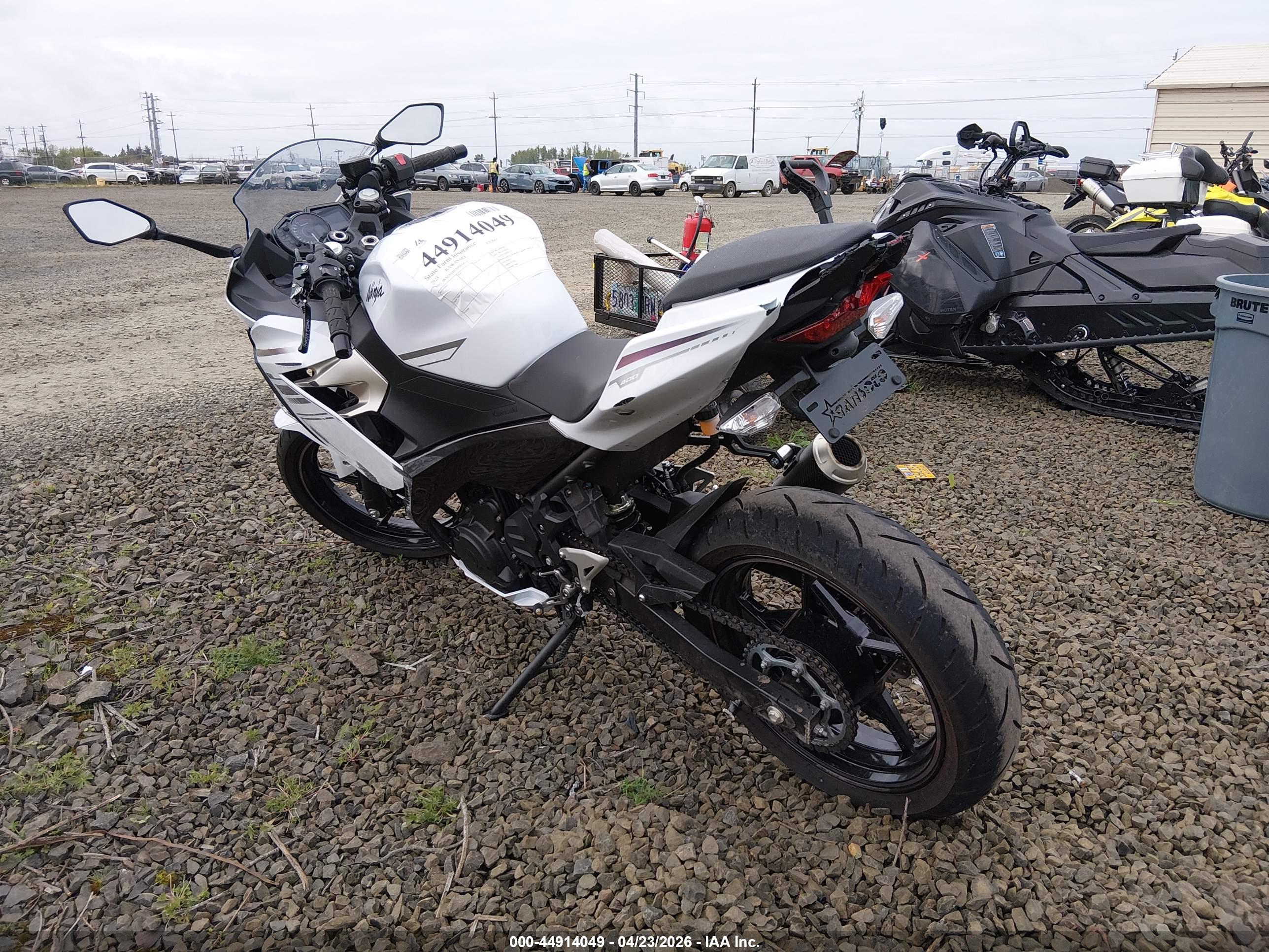 KAWASAKI EX400 image 3