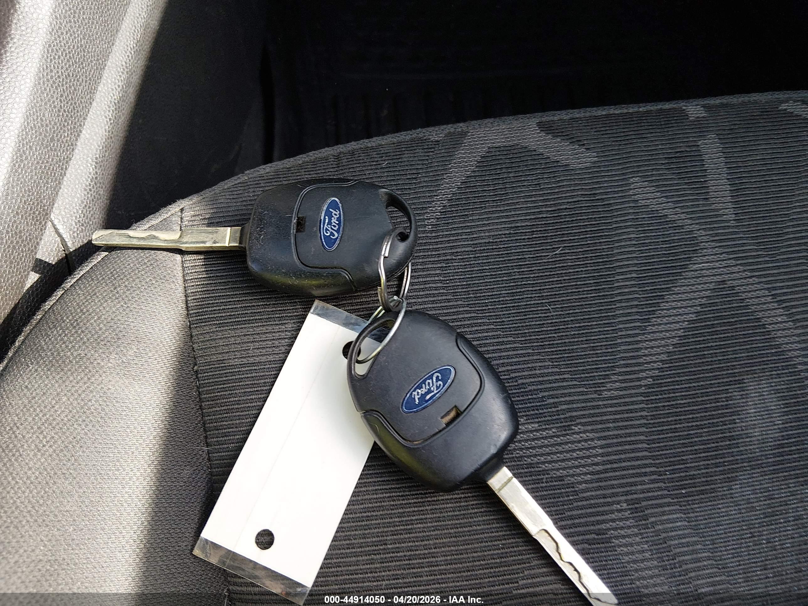 FORD FIESTA image 11